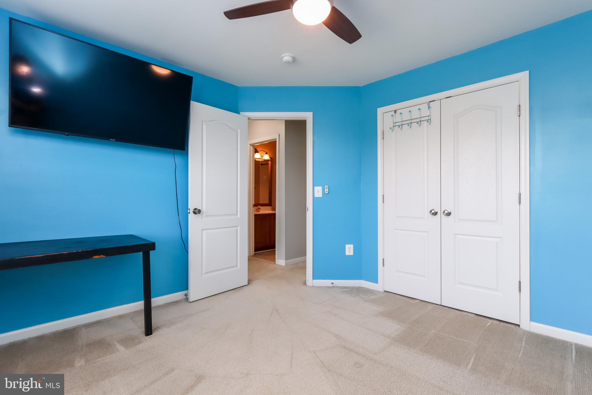 LAKE HOLIDAY ESTATES - Residential