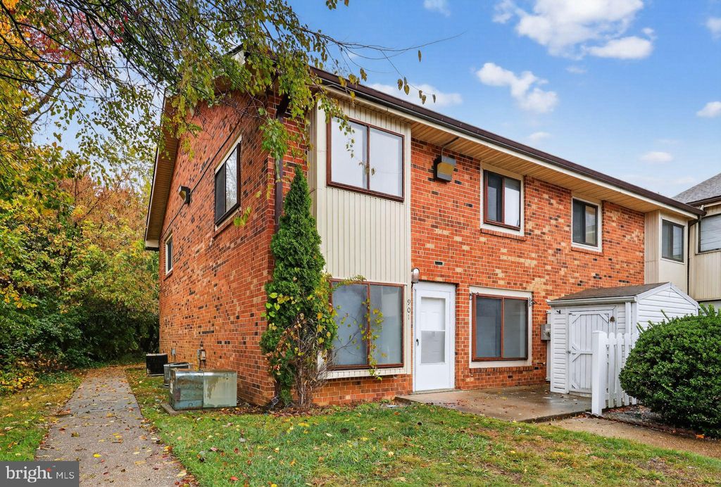 Photo of 901 Cobble Creek Curve, NEWARK, DE 19702 (MLS # DENC2092316)