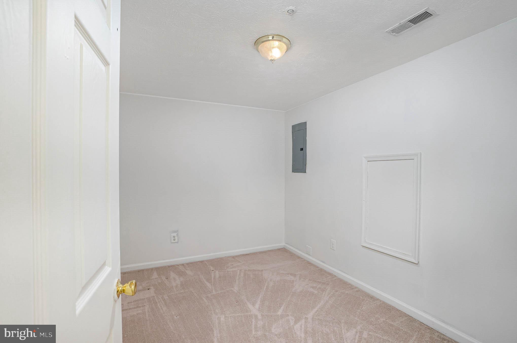 BLUEGRASS HEIGHTS - Residential