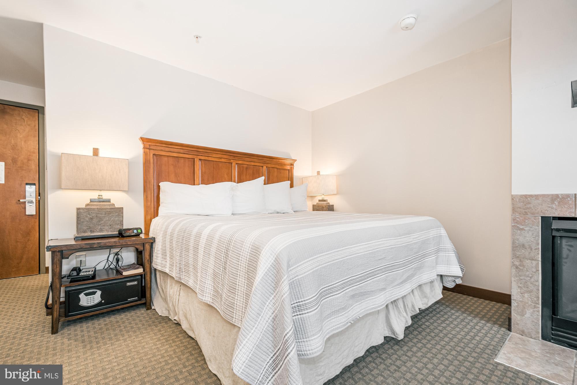 SILVER TREE SUITES - Residential