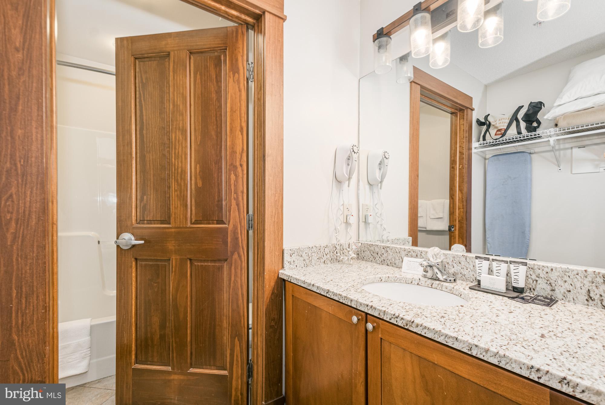 SILVER TREE SUITES - Residential