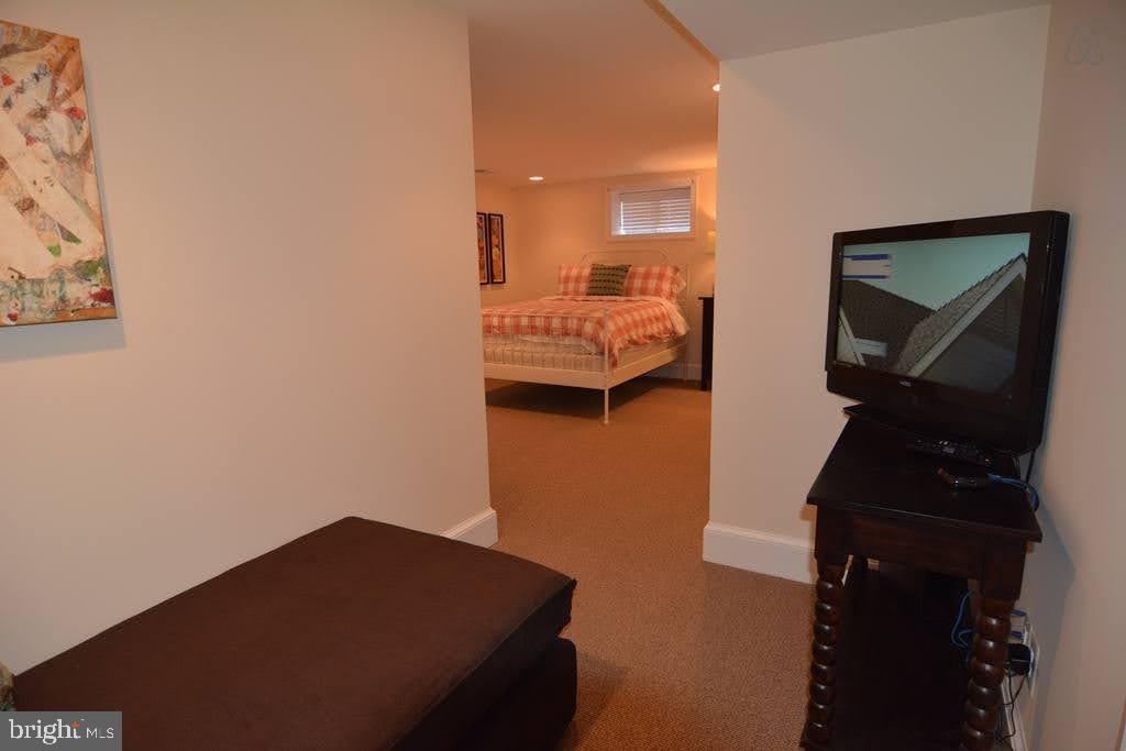 CLARENDON - Residential Income