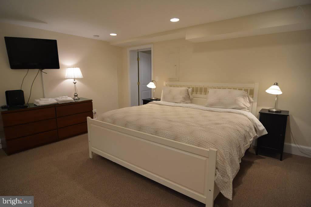 CLARENDON - Residential Income