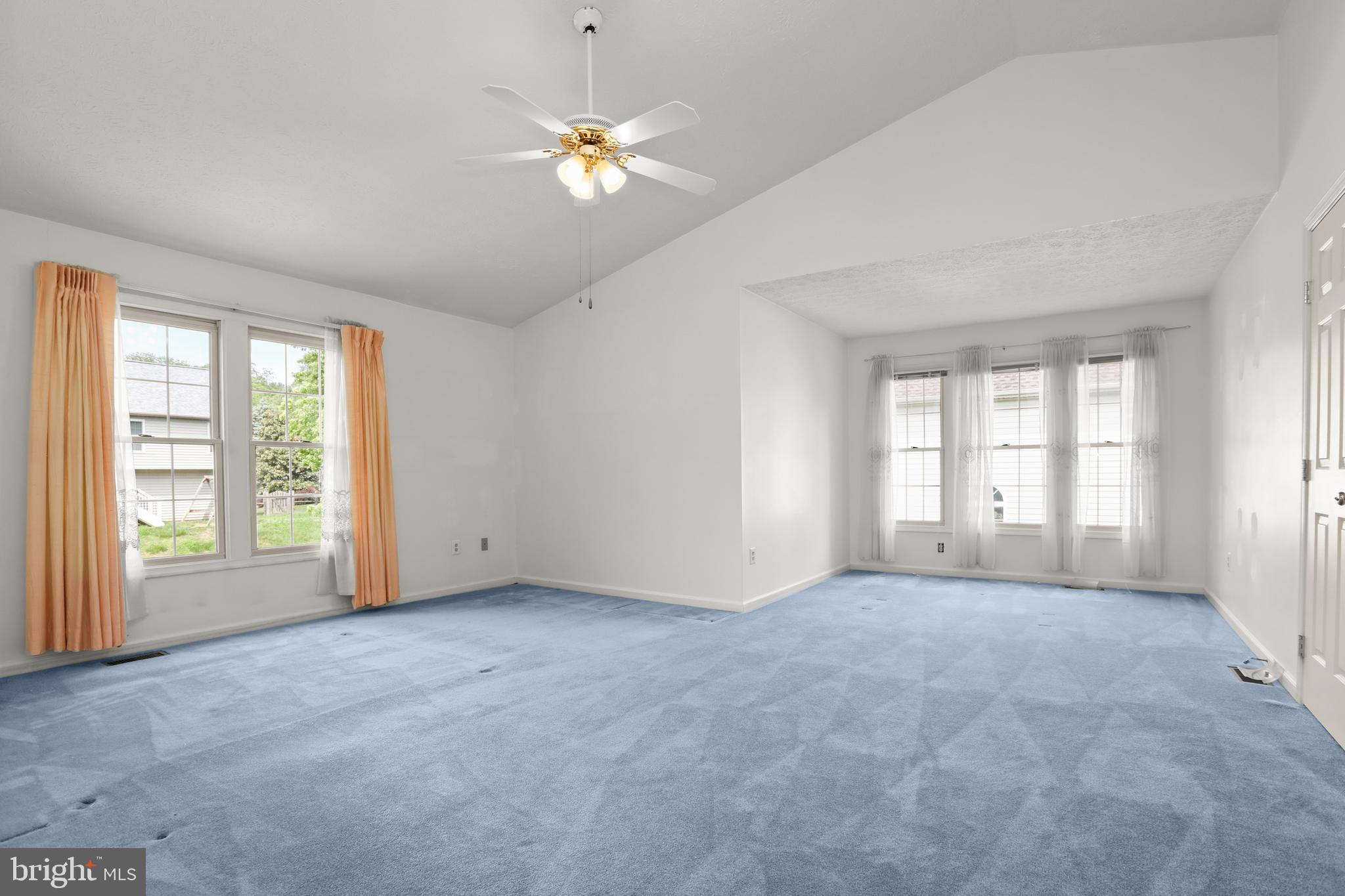 KINGS CHARTER - Residential