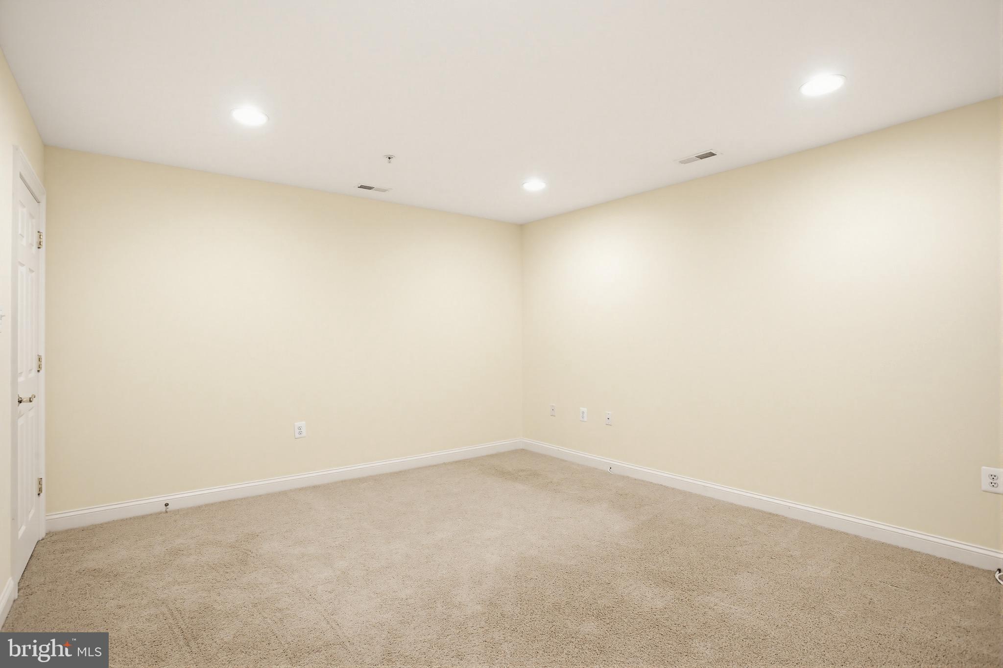 DUNLOY TOWNHOME - Residential