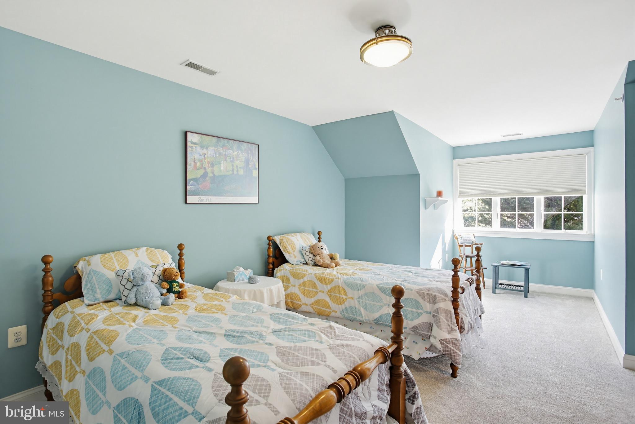 DUNLOY TOWNHOME - Residential