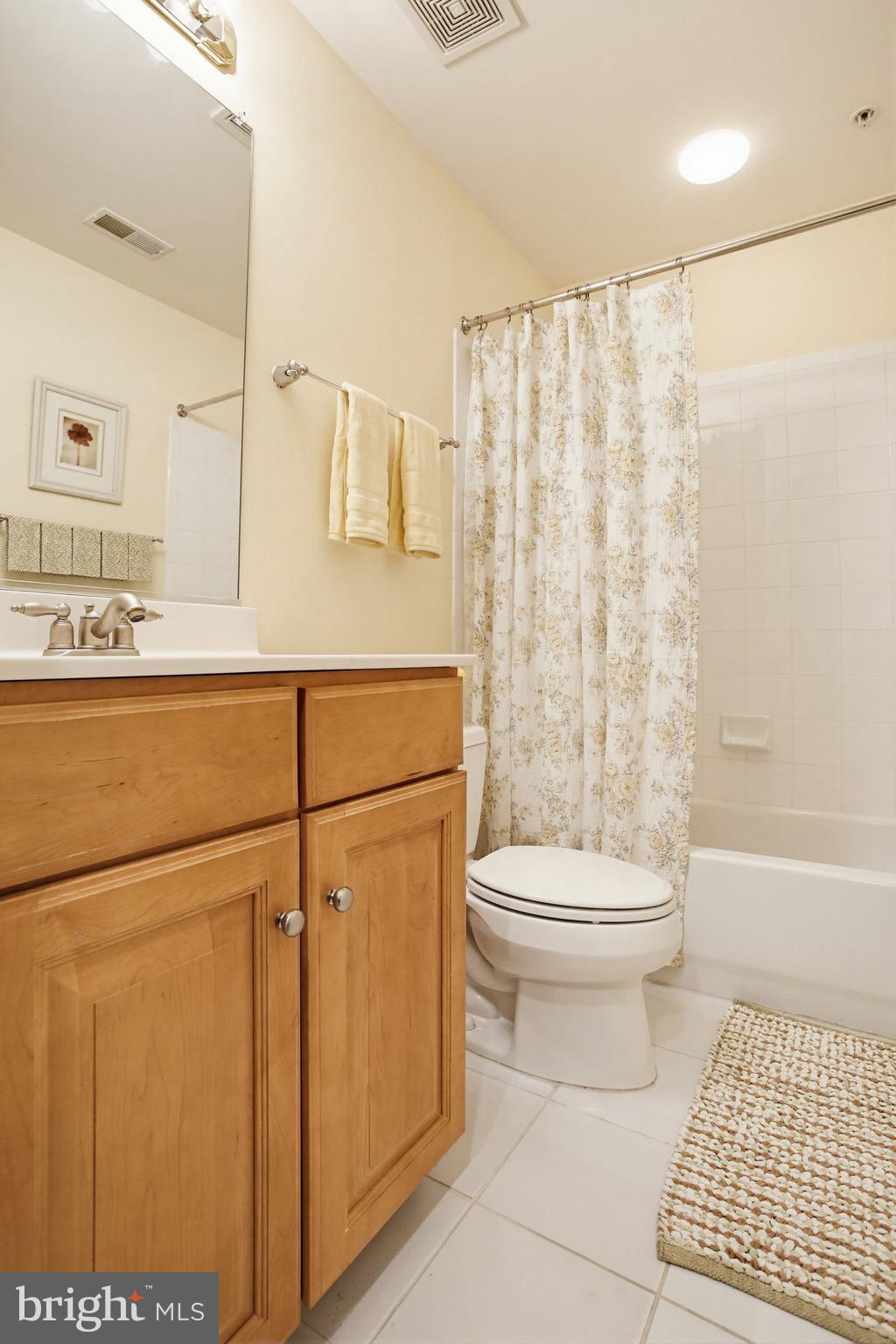 DUNLOY TOWNHOME - Residential