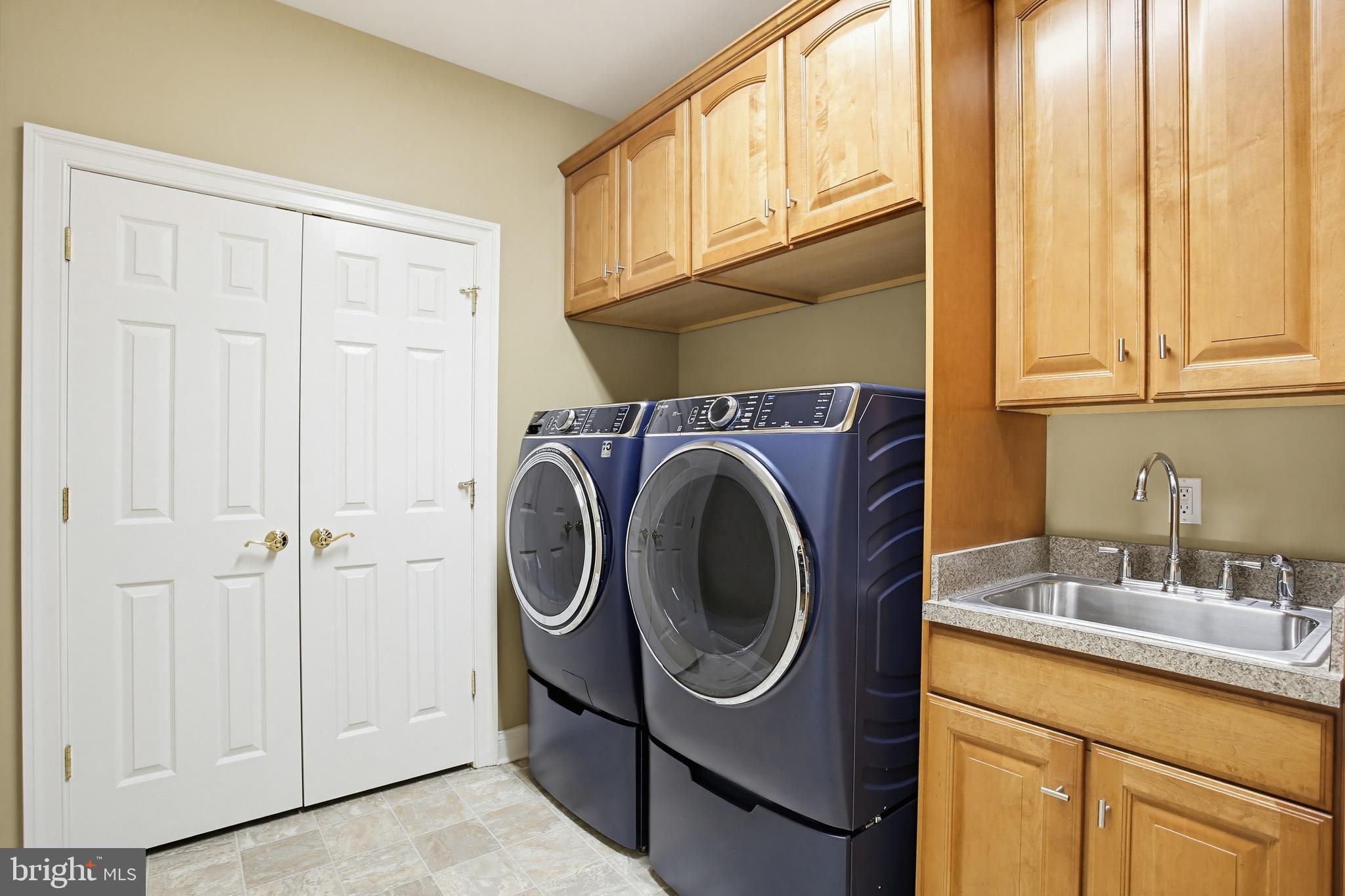 DUNLOY TOWNHOME - Residential