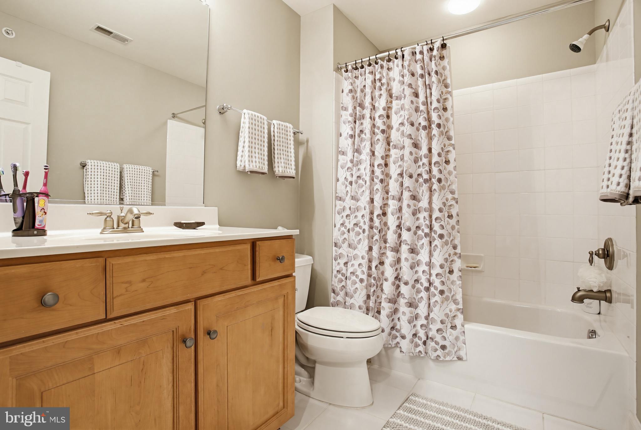 DUNLOY TOWNHOME - Residential