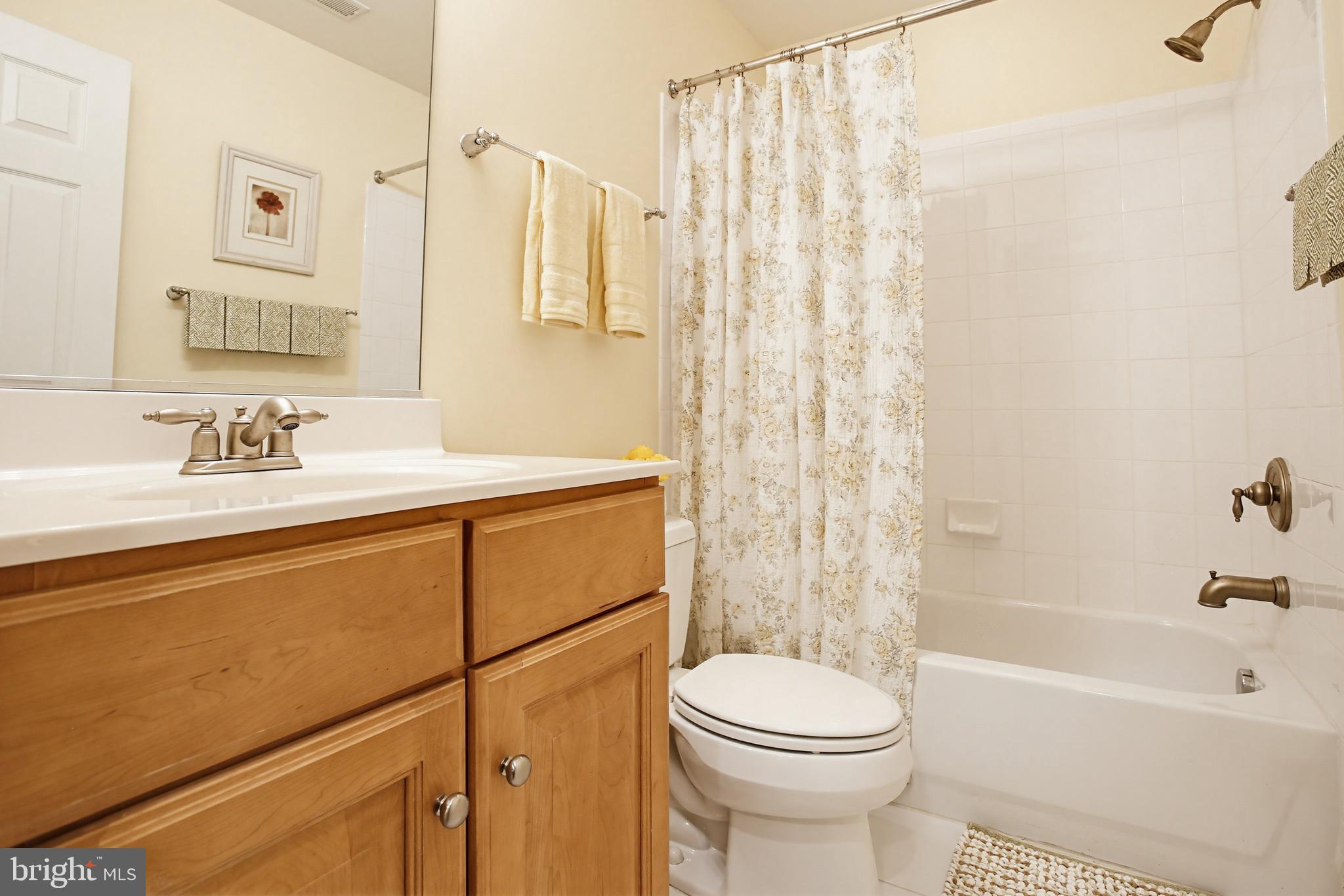 DUNLOY TOWNHOME - Residential