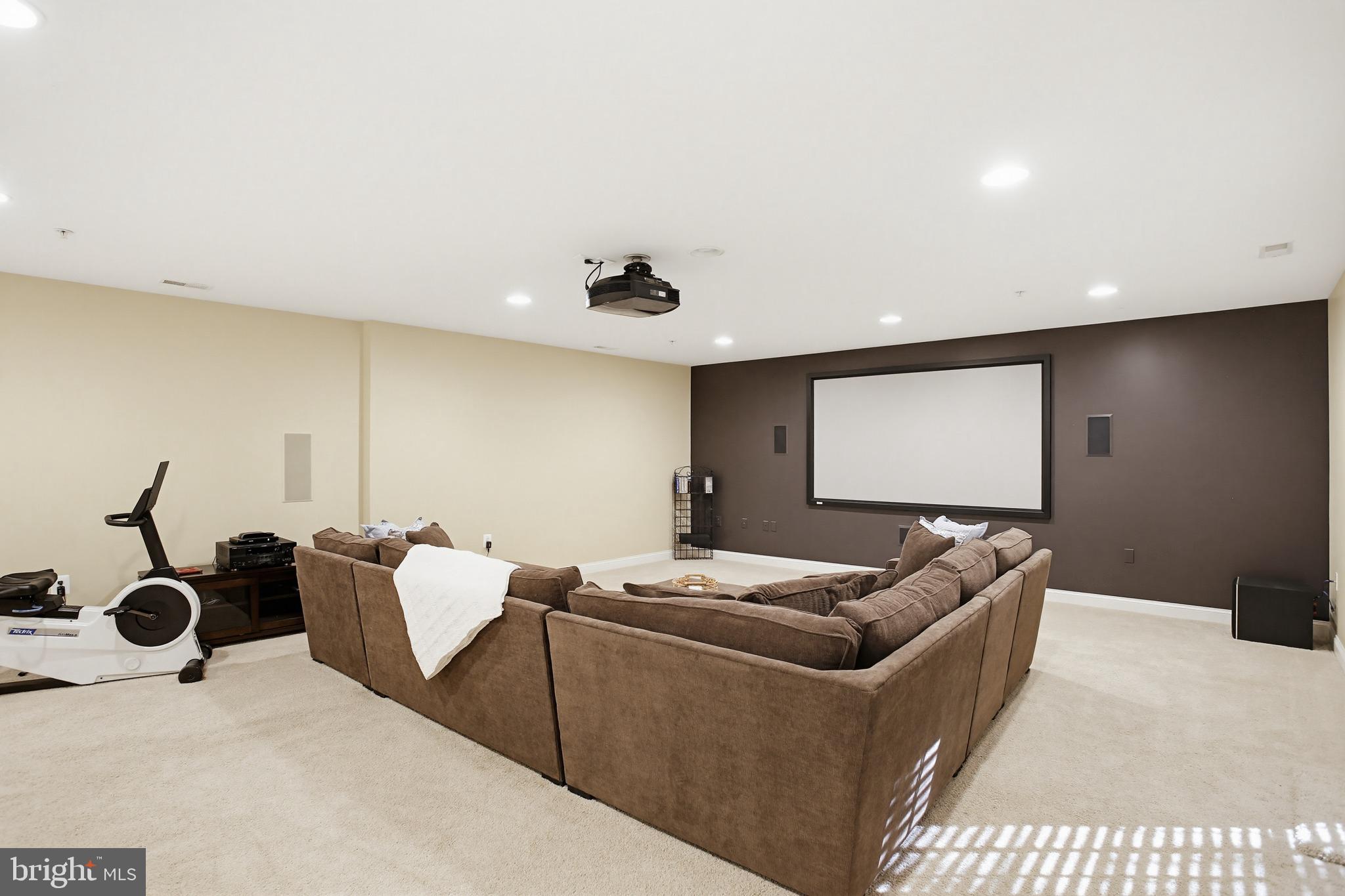 DUNLOY TOWNHOME - Residential