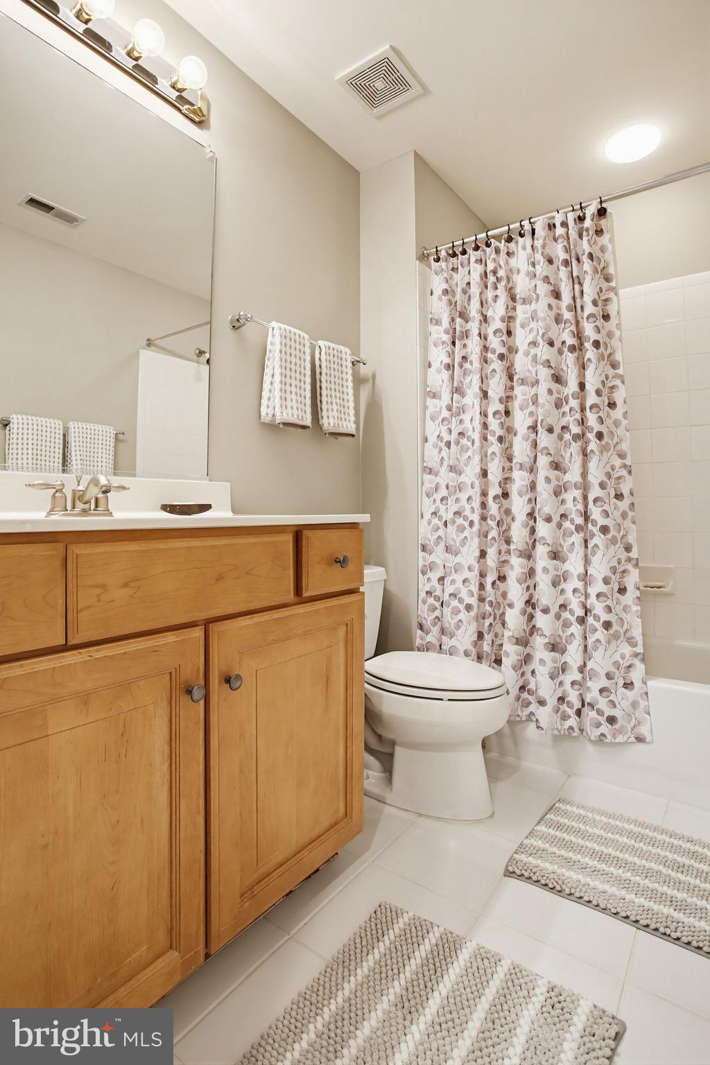 DUNLOY TOWNHOME - Residential