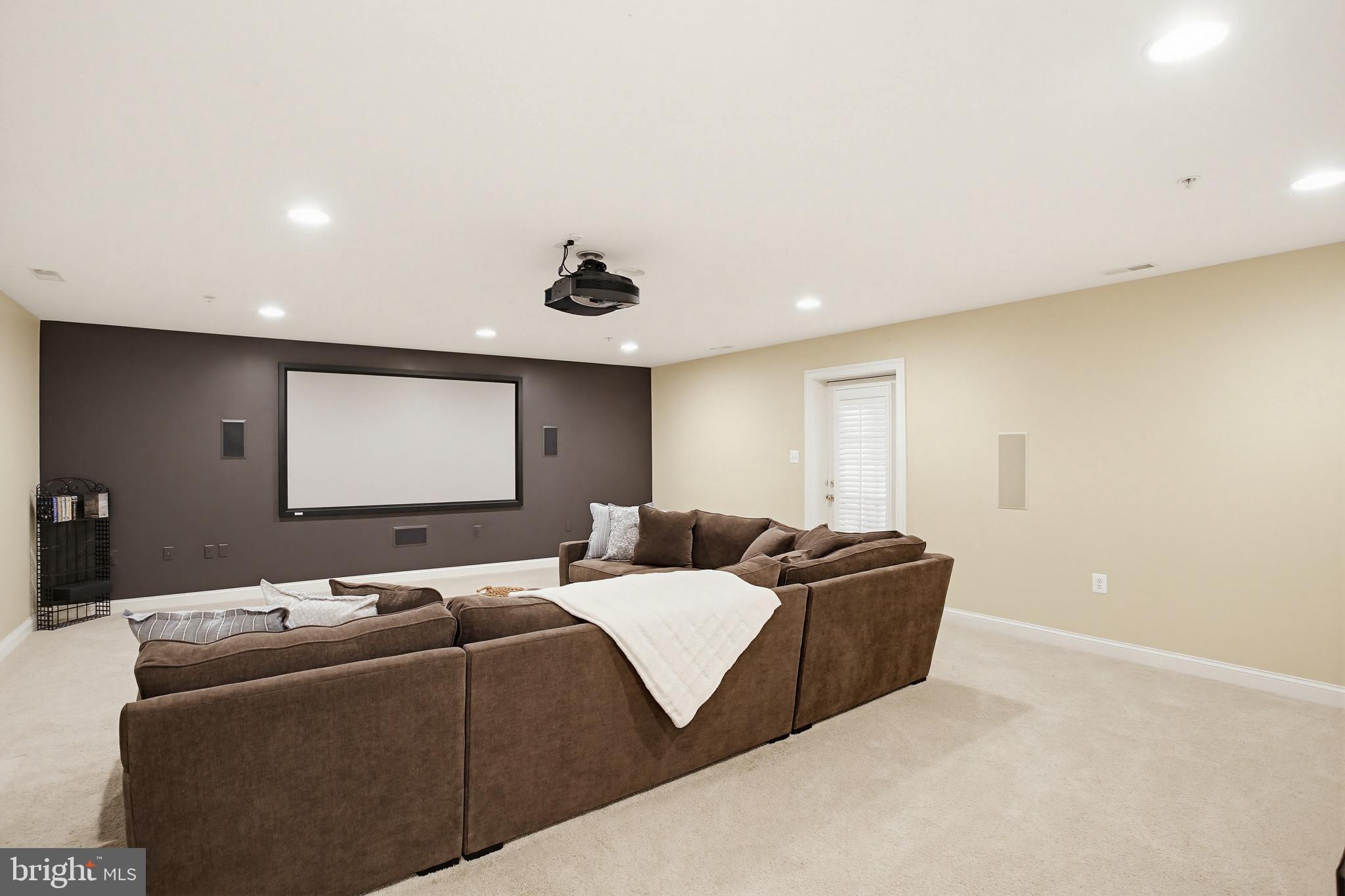 DUNLOY TOWNHOME - Residential