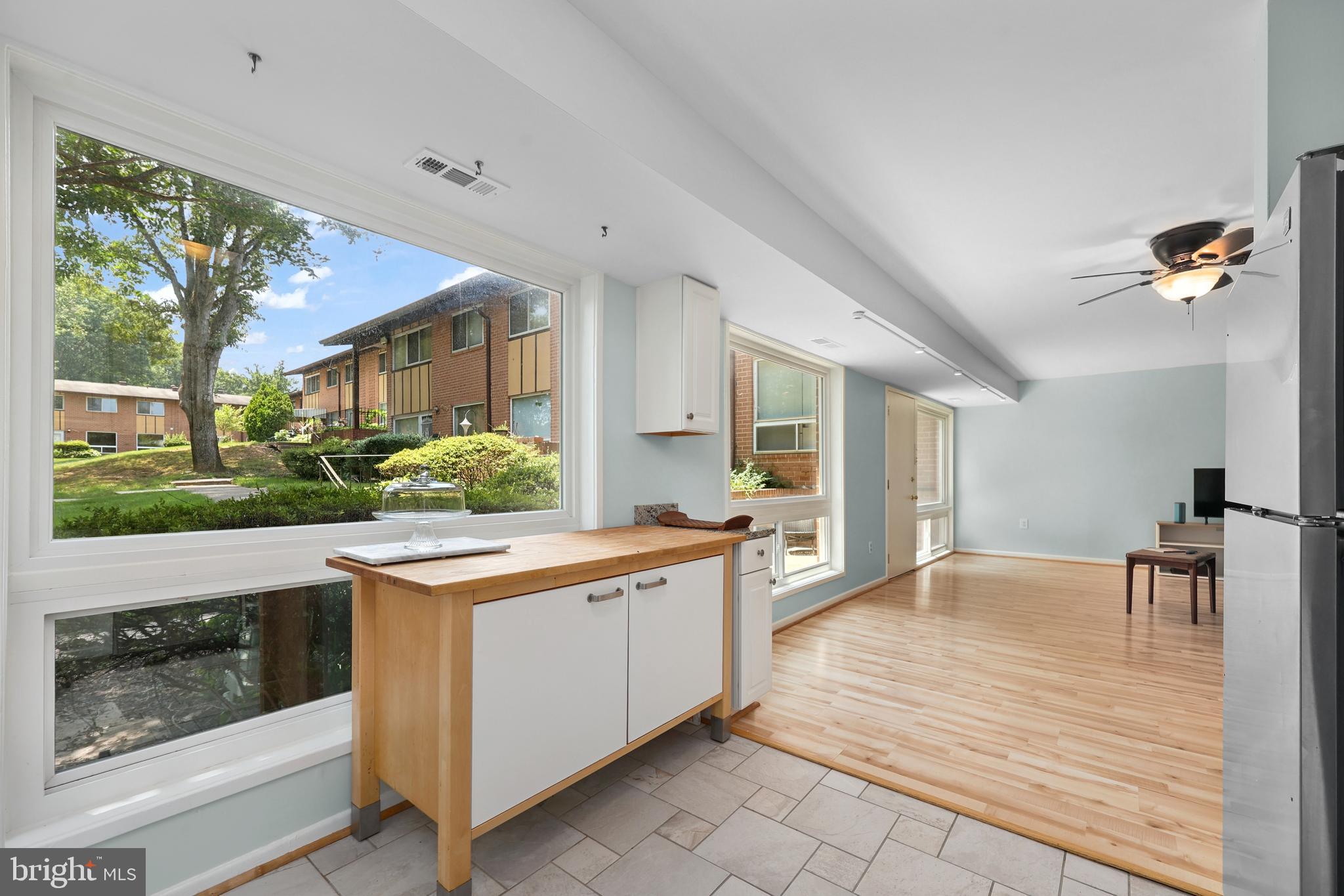 MOSBY WOODS TOWNHOUSE - Residential