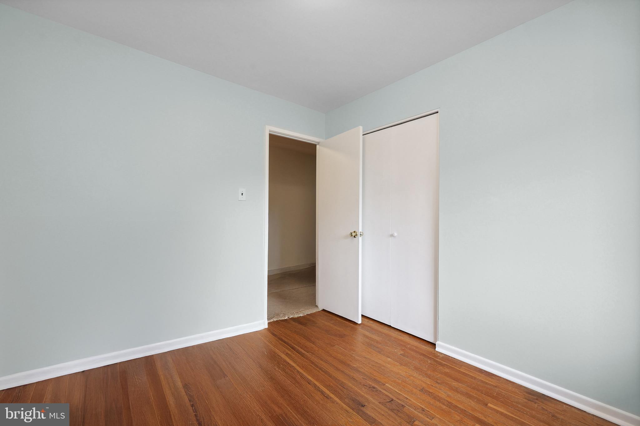 MOSBY WOODS TOWNHOUSE - Residential