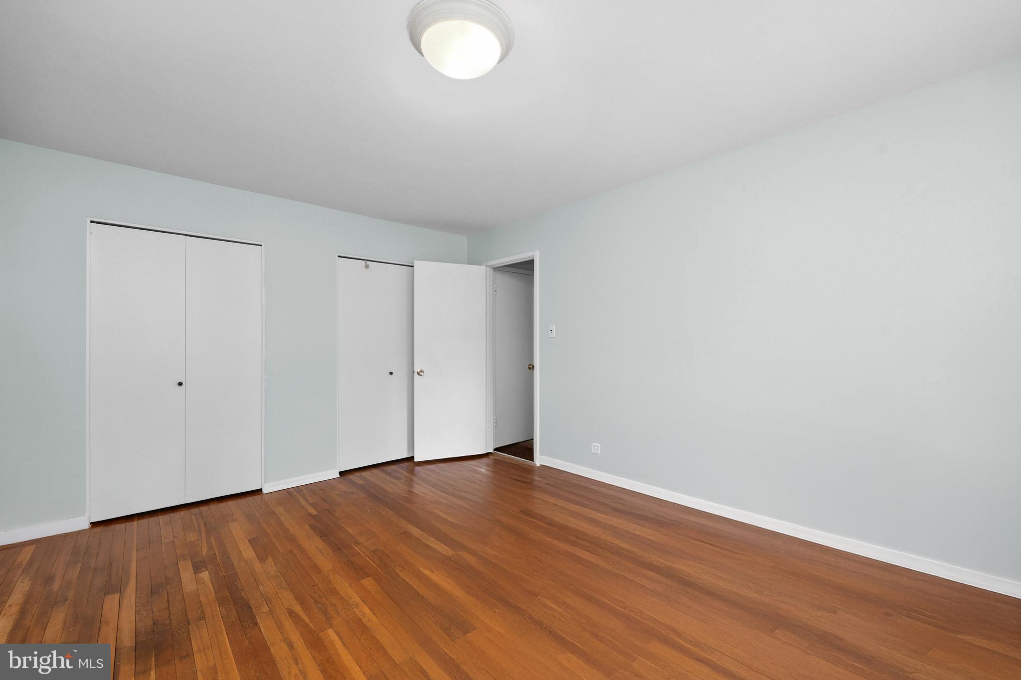 MOSBY WOODS TOWNHOUSE - Residential