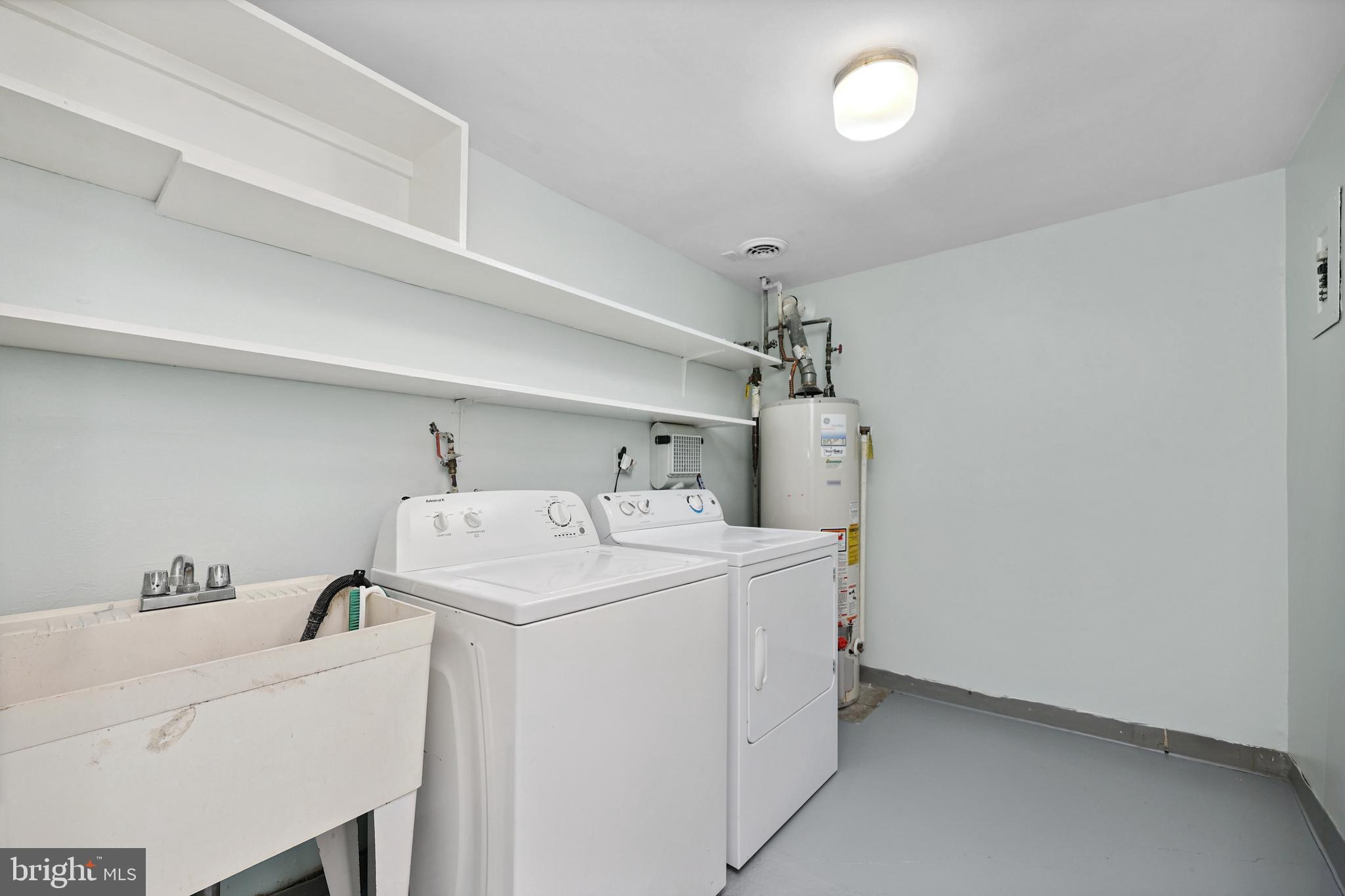 MOSBY WOODS TOWNHOUSE - Residential