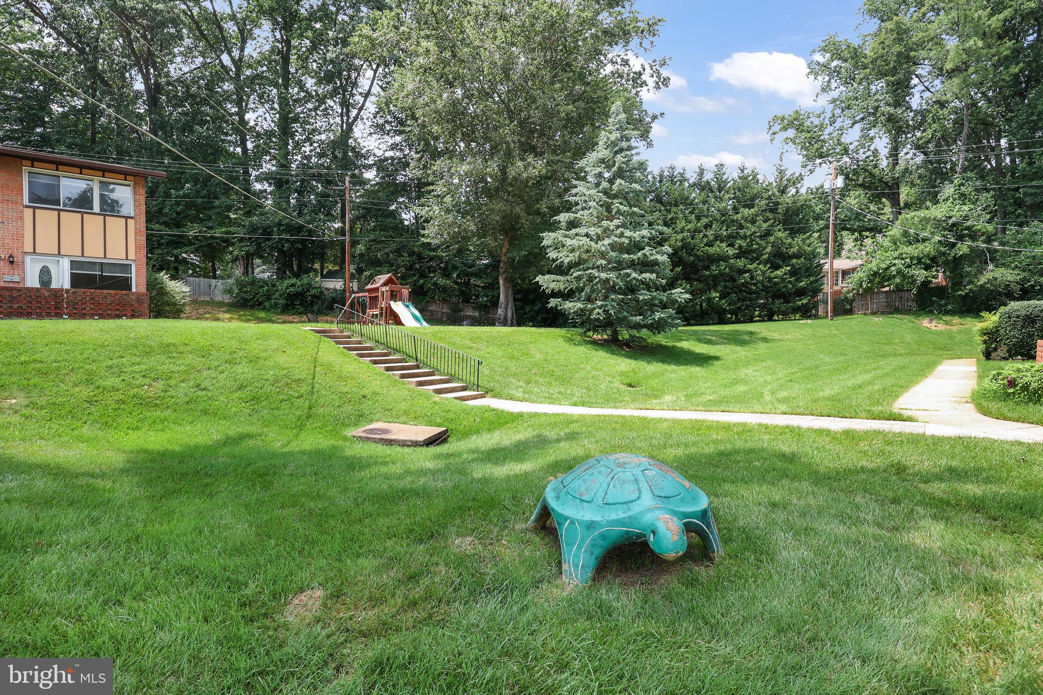 MOSBY WOODS TOWNHOUSE - Residential