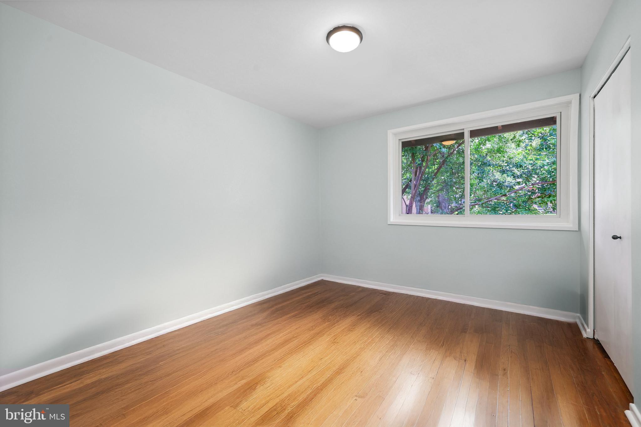 MOSBY WOODS TOWNHOUSE - Residential