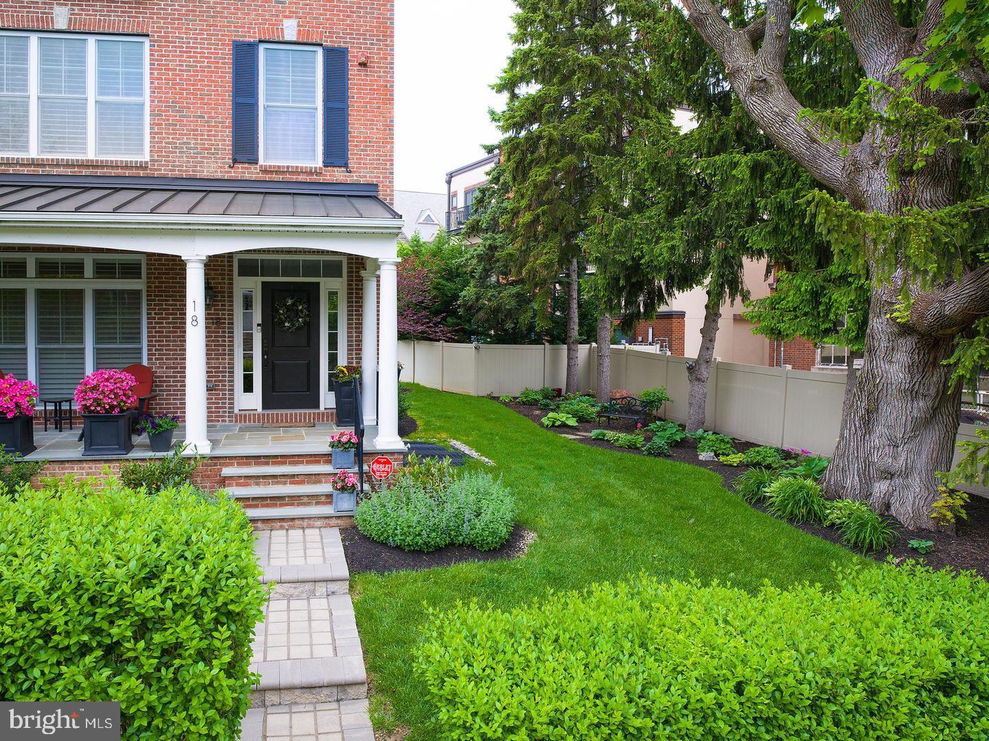 18 S ROBERTS ROAD