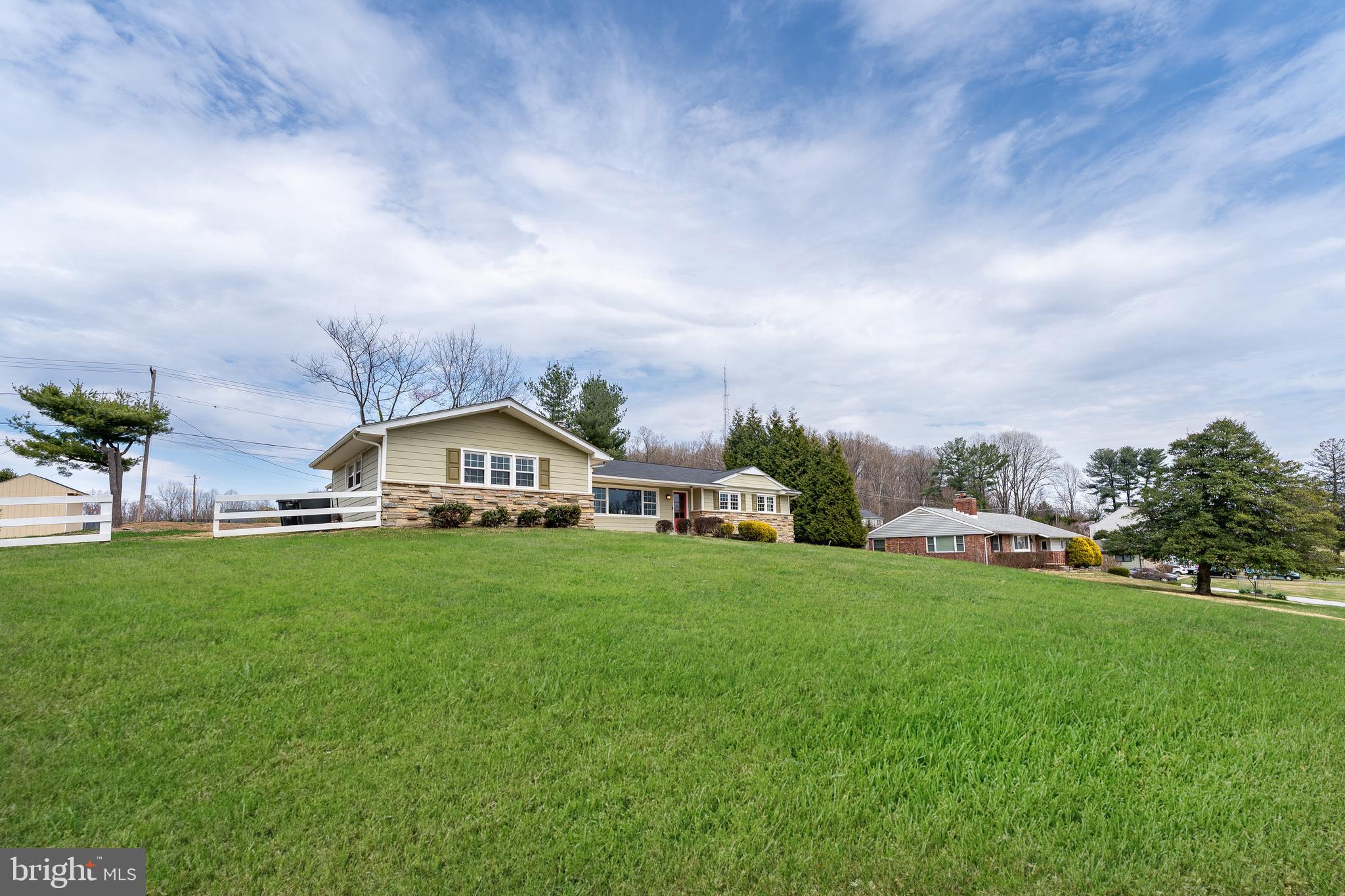 CHESTNUT HILL - Residential