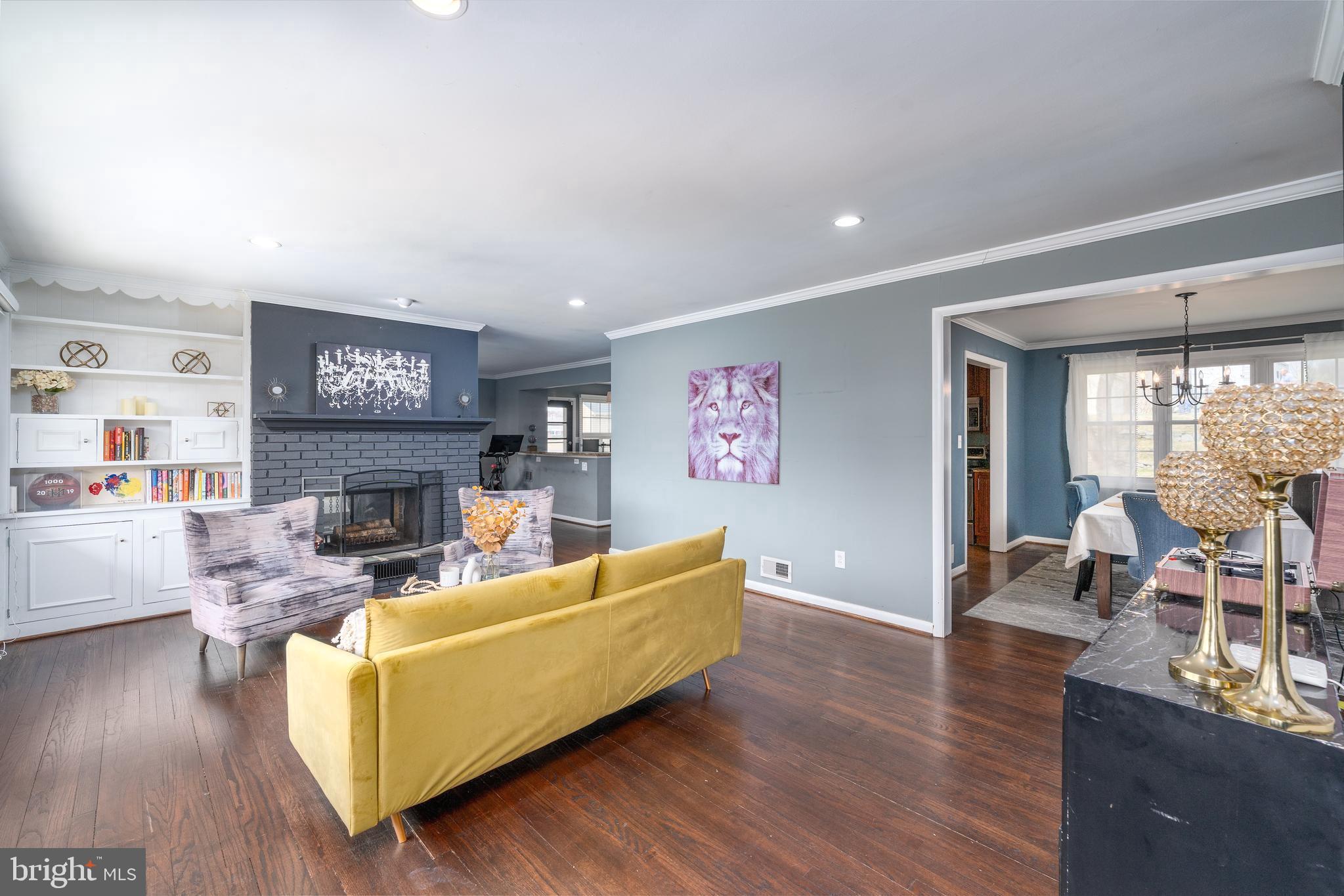 CHESTNUT HILL - Residential