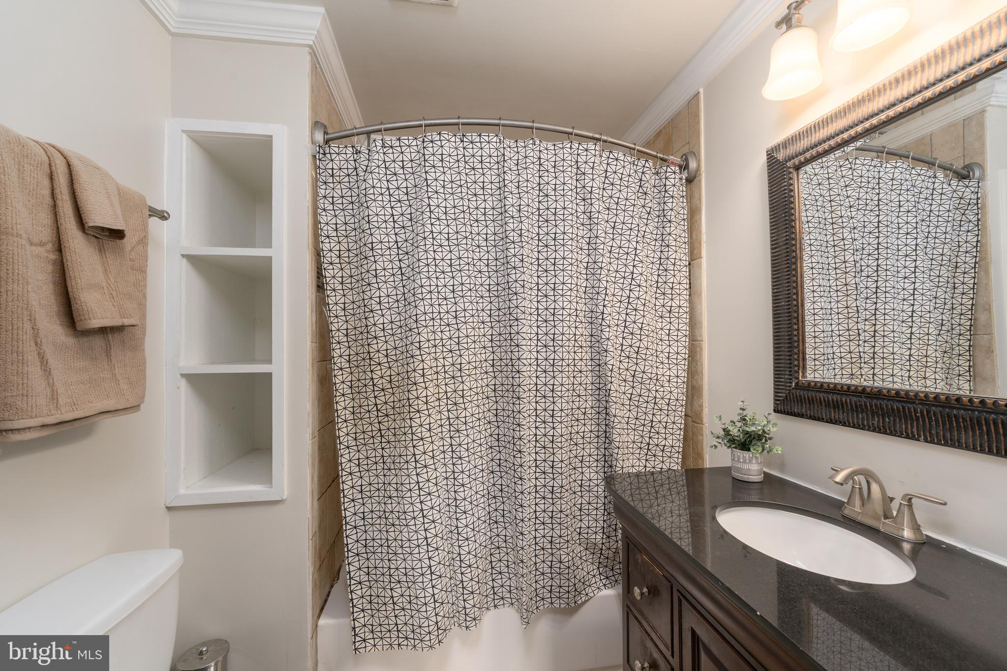 CHESTNUT HILL - Residential