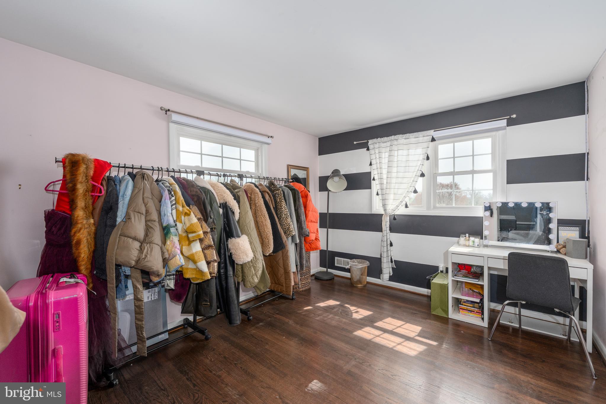 CHESTNUT HILL - Residential