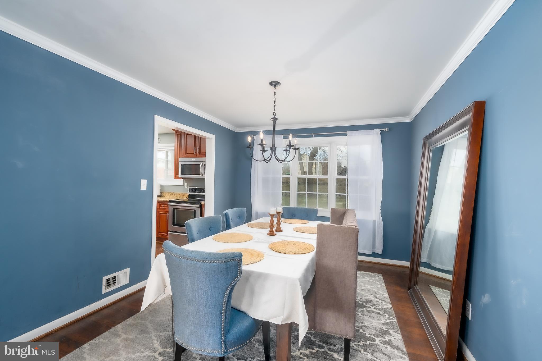 CHESTNUT HILL - Residential