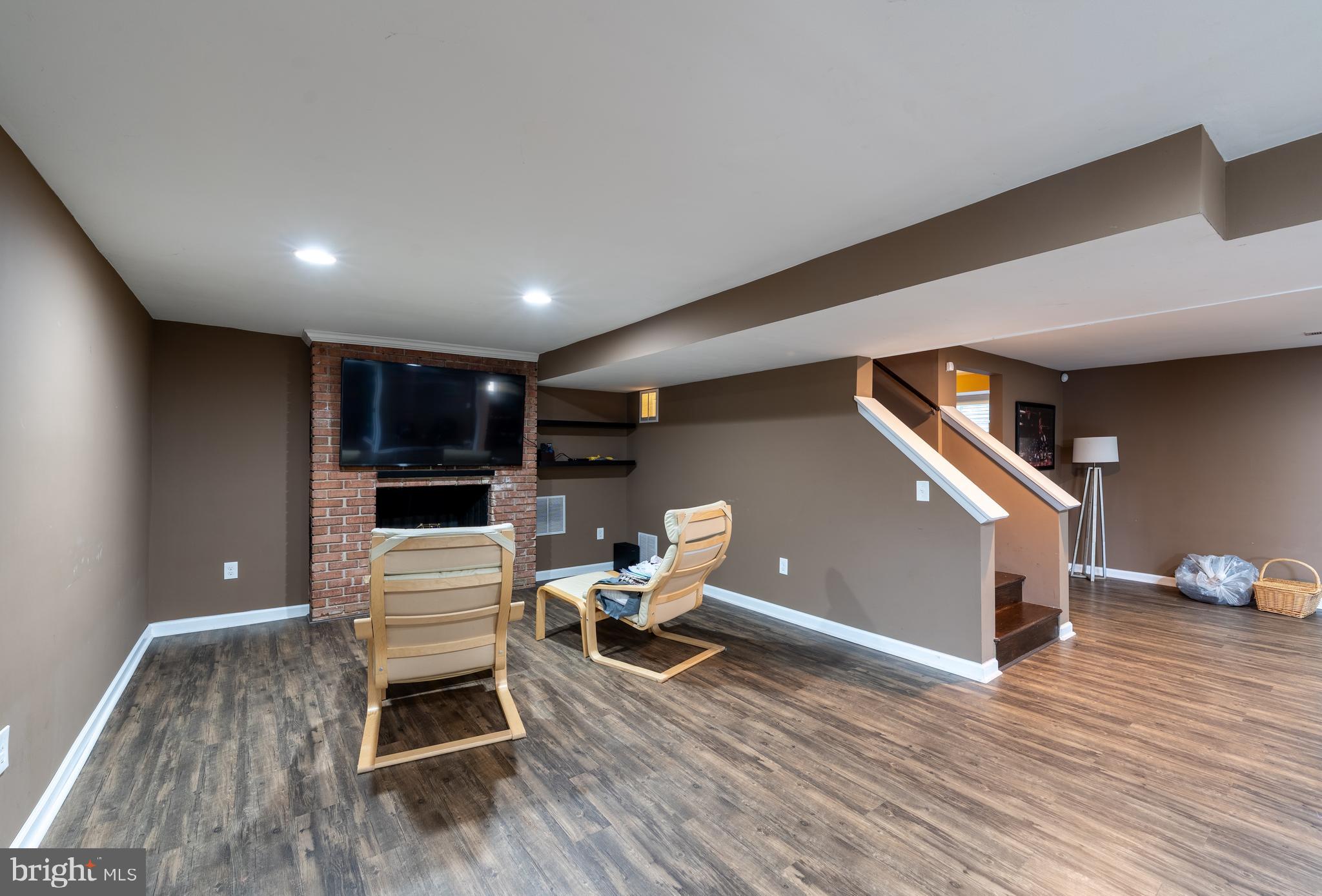 CHESTNUT HILL - Residential