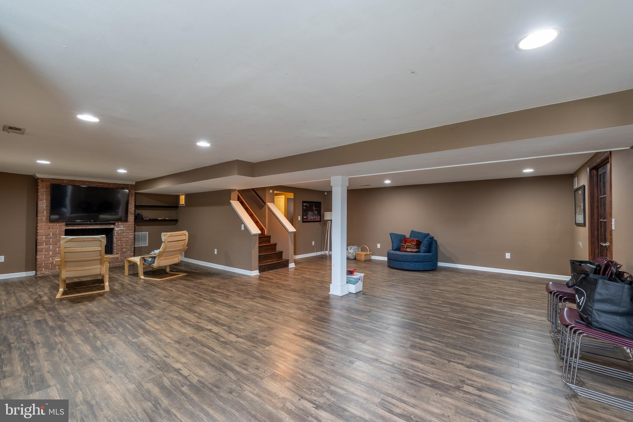 CHESTNUT HILL - Residential