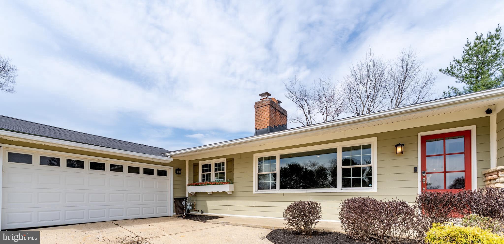 CHESTNUT HILL - Residential