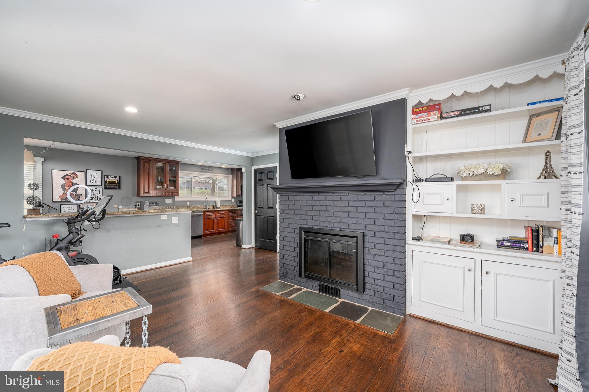 CHESTNUT HILL - Residential