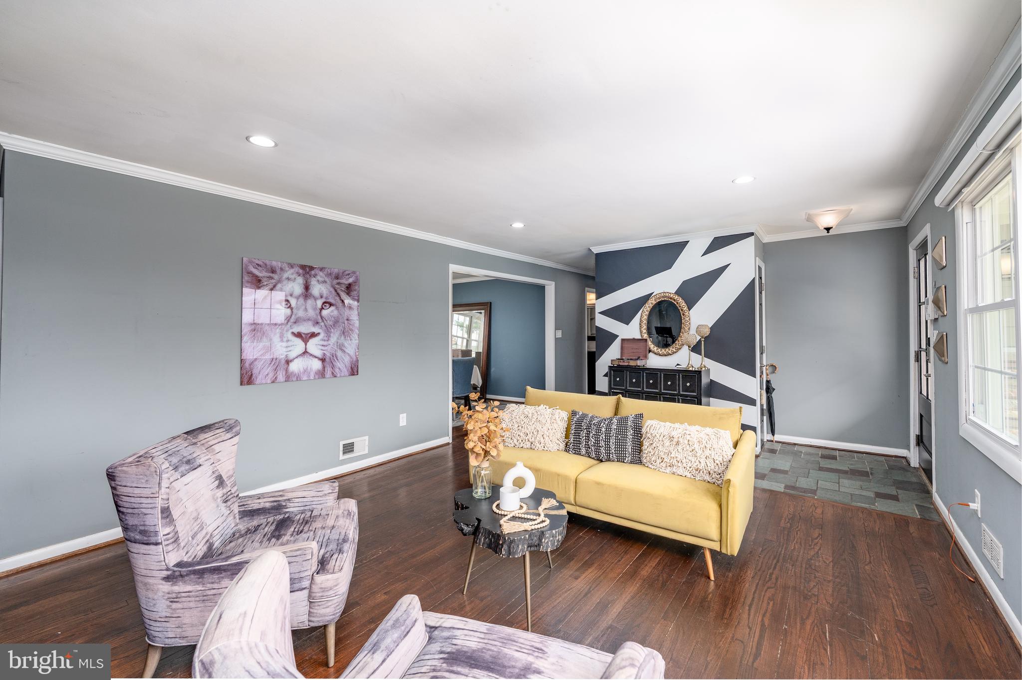 CHESTNUT HILL - Residential