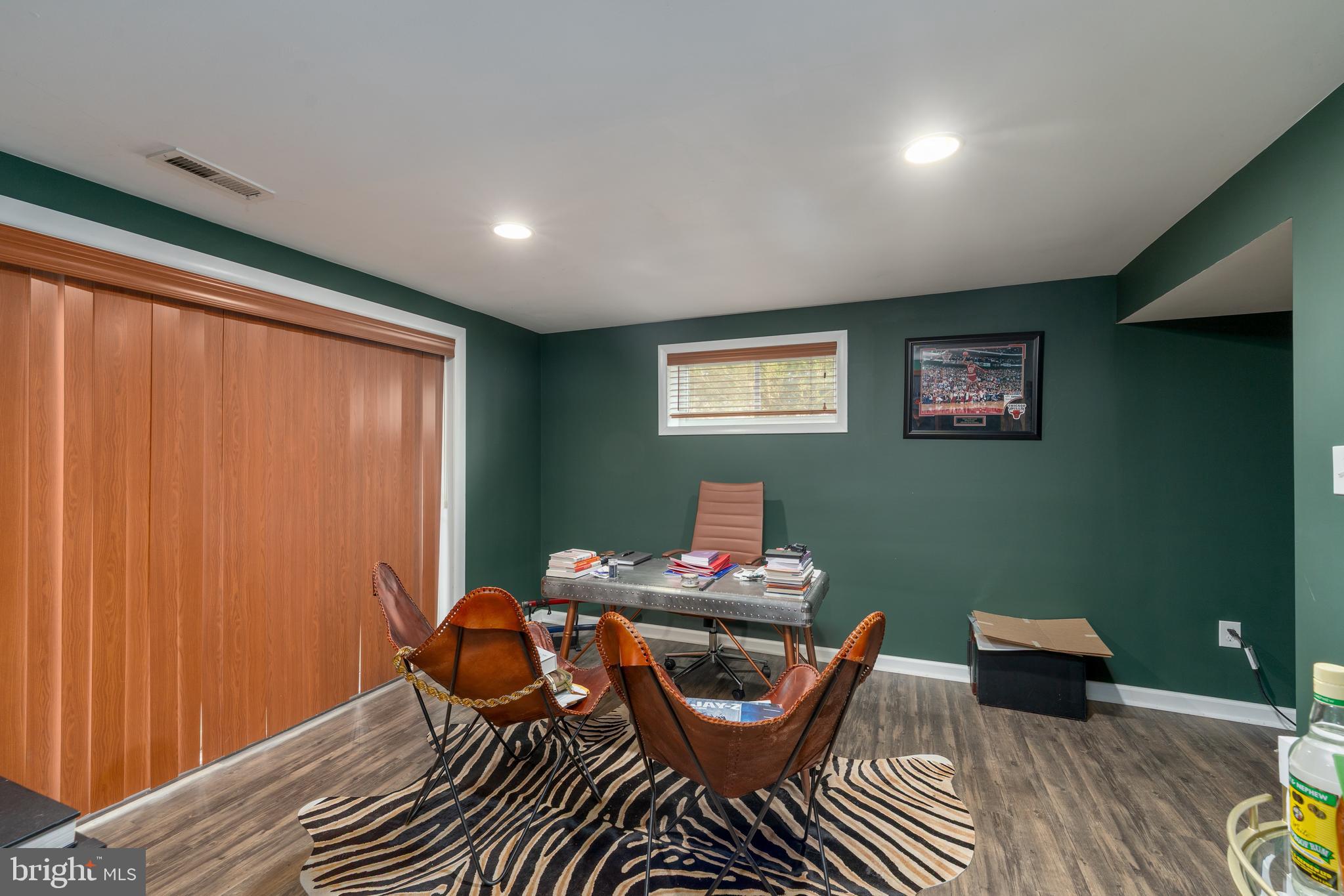 CHESTNUT HILL - Residential