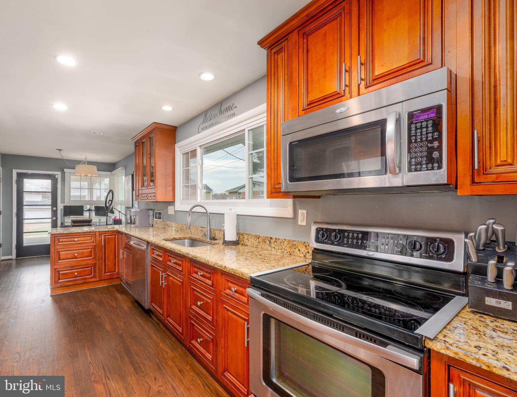 CHESTNUT HILL - Residential