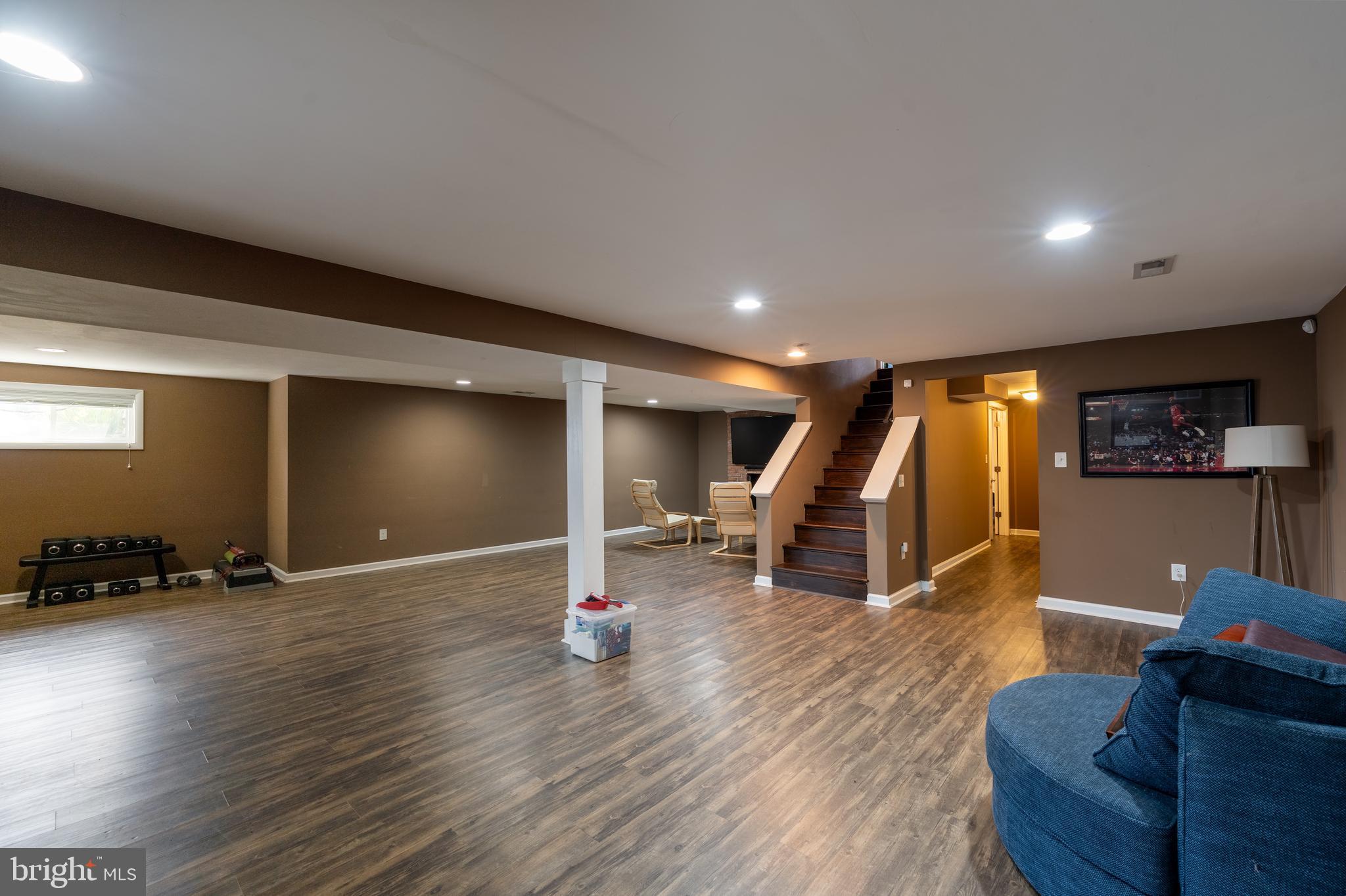 CHESTNUT HILL - Residential