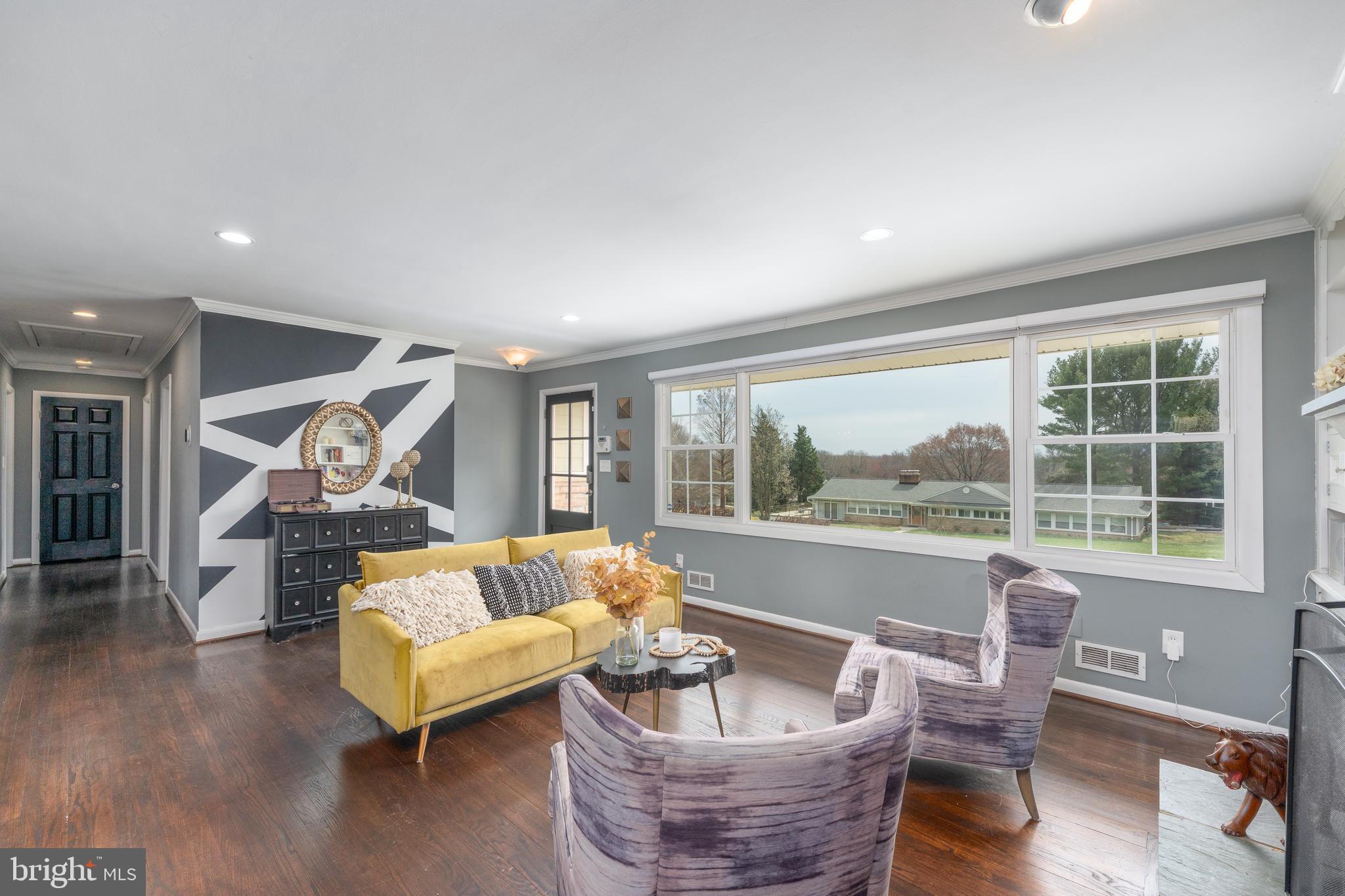 CHESTNUT HILL - Residential