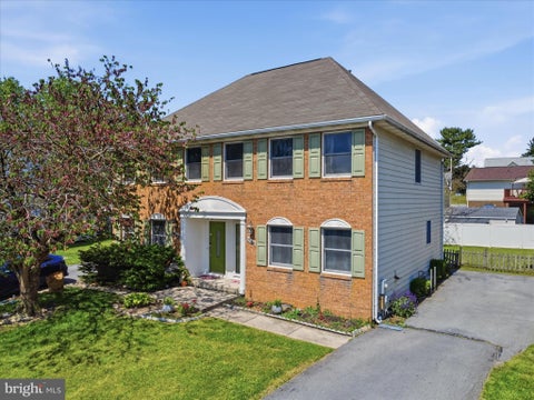 Townhouse For Sale - 1040 Hampton Circle<br/> HAGERSTOWN, MD 21742