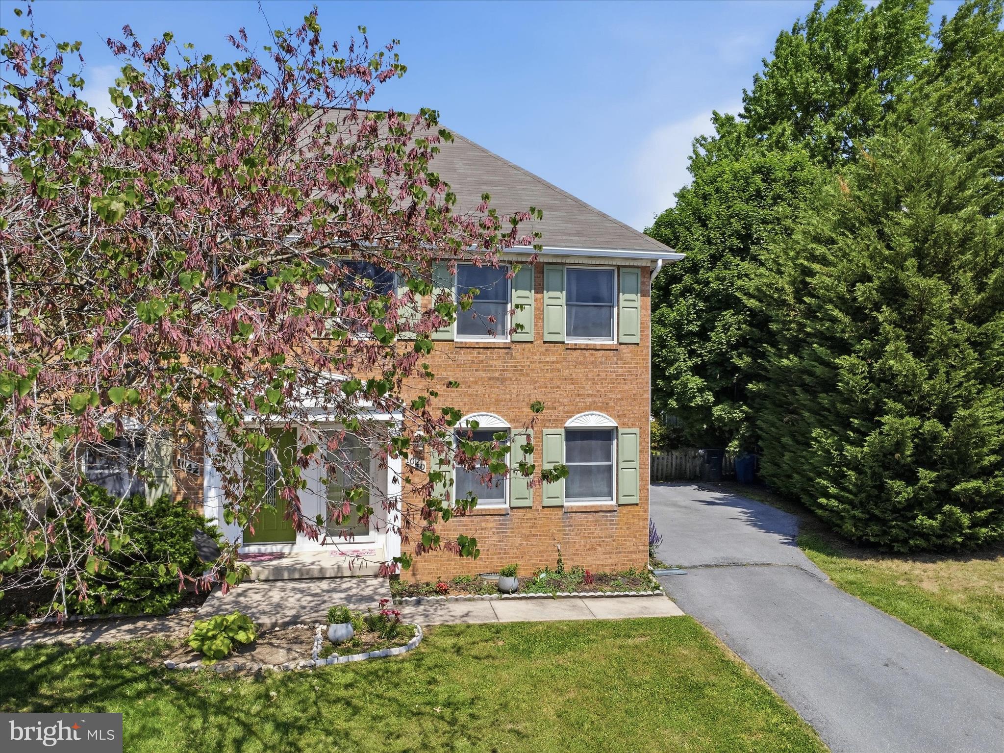 BRIGHTON MANOR - Residential
