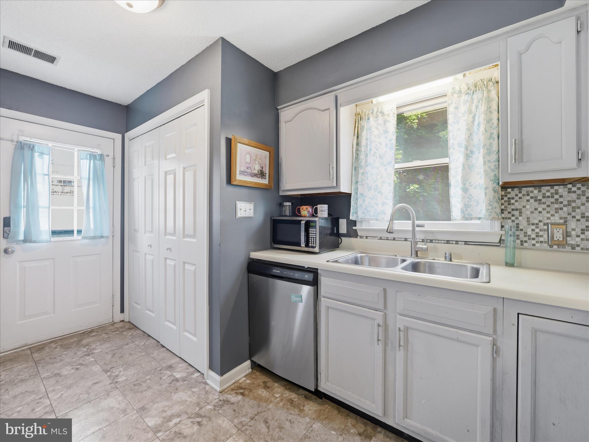 BRIGHTON MANOR - Residential