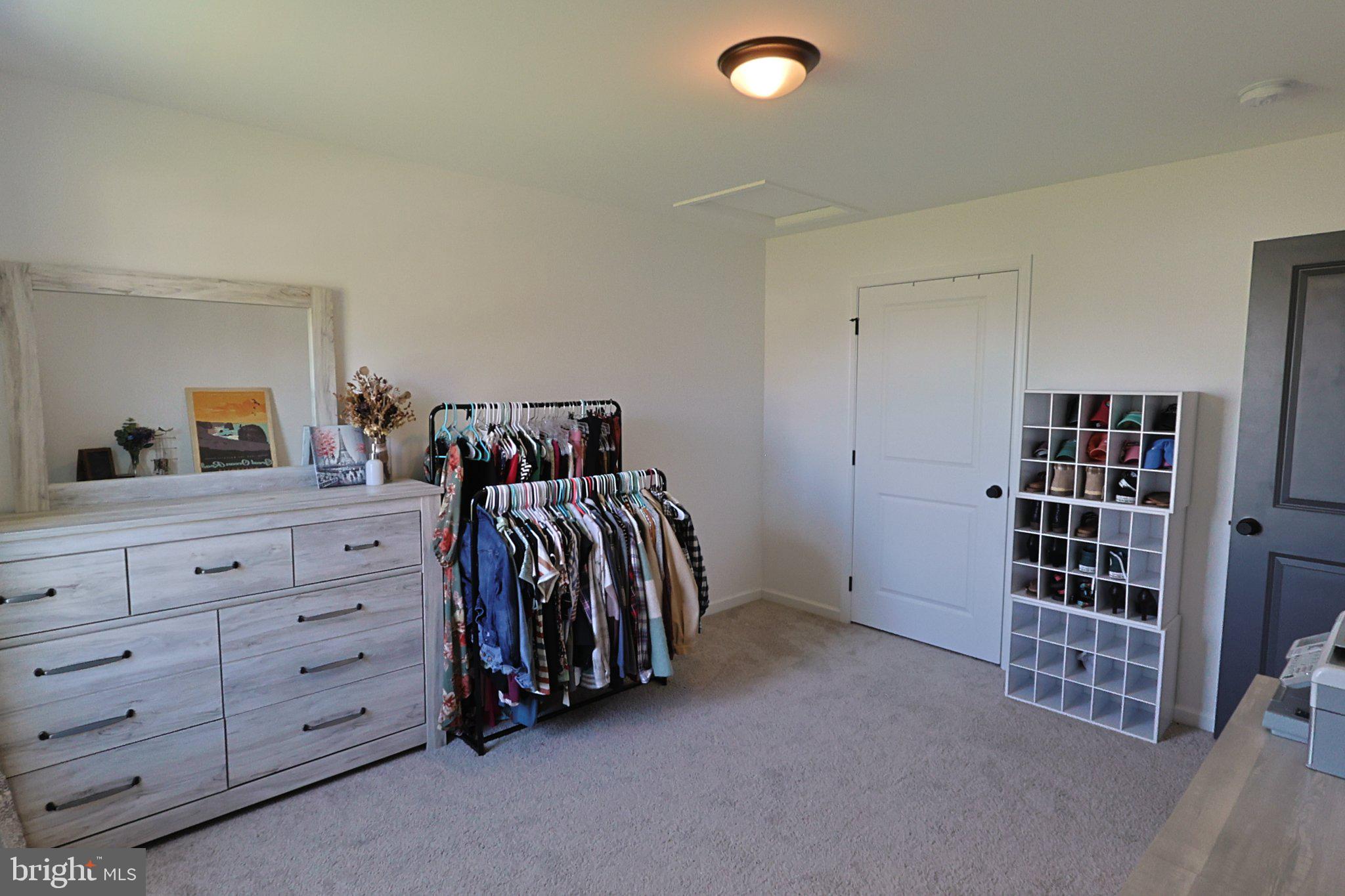 BRIDLE PATH - Residential