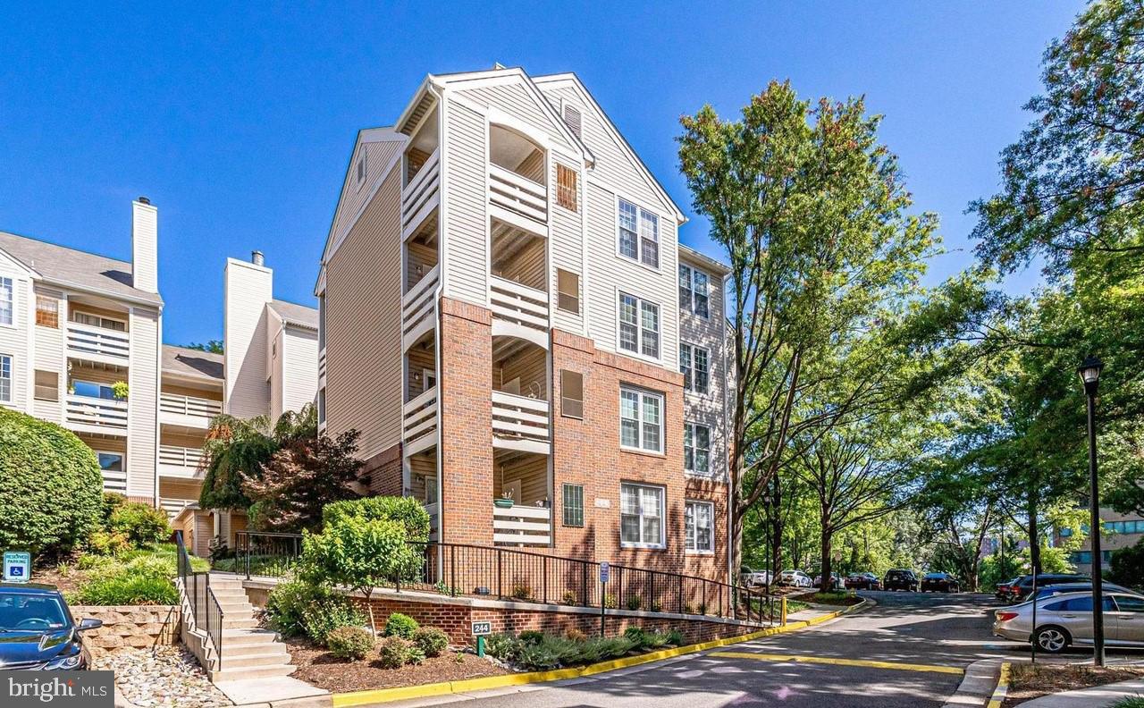 Discover comfort and convenience in this bright and inviting 1-bedroom, 1-bathroom condo located in a quiet community in Alexandria. This well-maintained unit features carpeted living and bedroom areas, a functional kitchen, and the added bonus of an in-unit washer and dryer — a rare find in rental properties.
Enjoy abundant natural light, plenty of parking, and access to the community pool. Ideally located close to public transportation, shopping, dining, and major commuter routes, this condo offers a peaceful retreat with all the conveniences of city living.
Perfect for anyone seeking a comfortable, quiet place to call home.