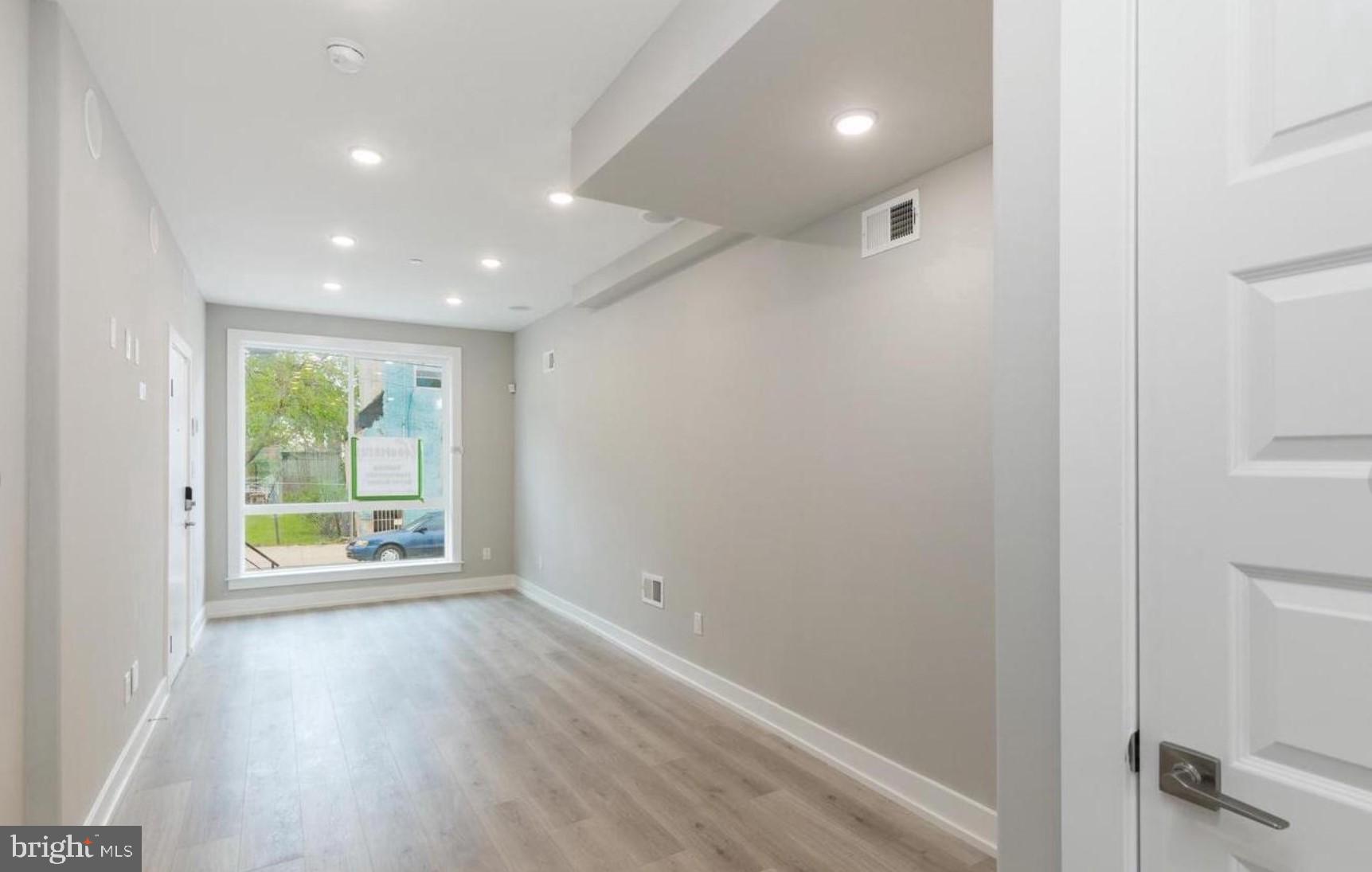 2548 N HOWARD STREET 1