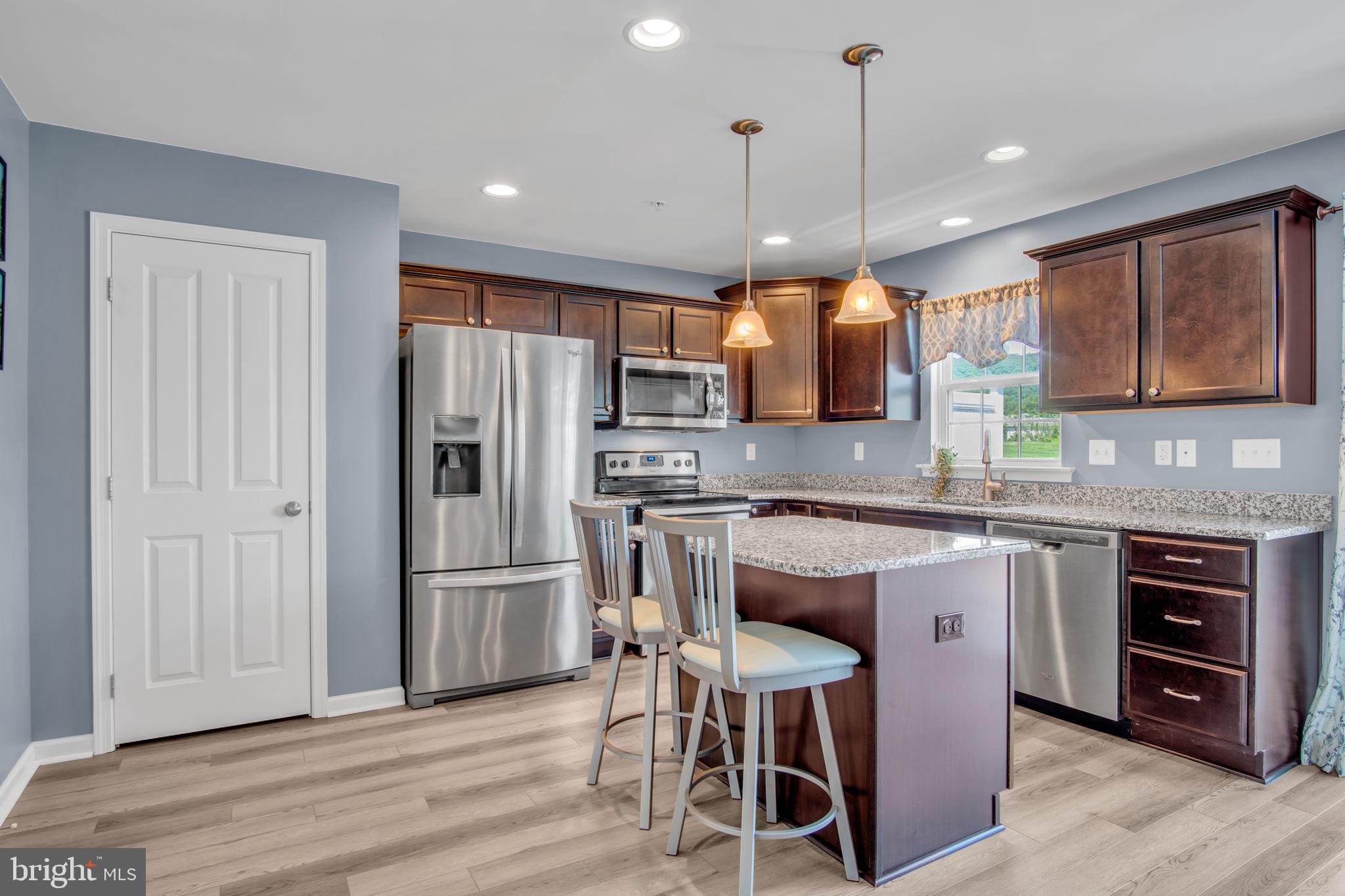 LAUREL RIDGE ESTATES - Residential