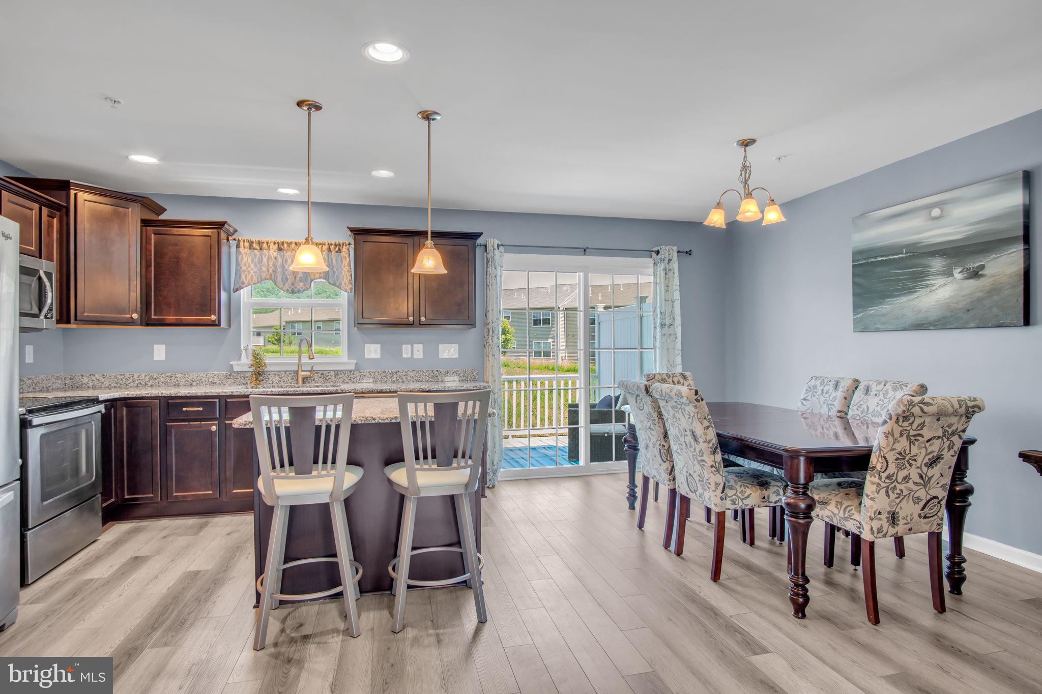 LAUREL RIDGE ESTATES - Residential