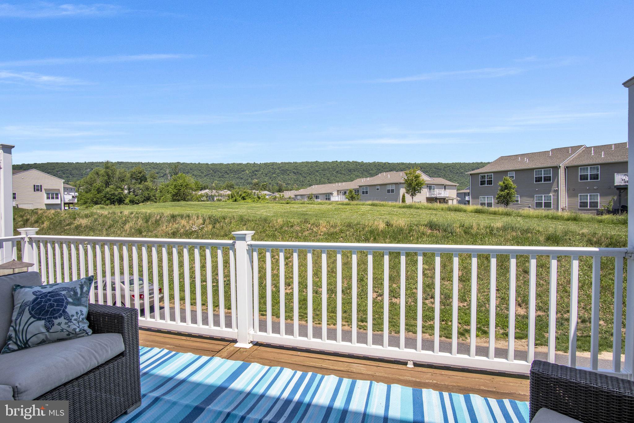 LAUREL RIDGE ESTATES - Residential