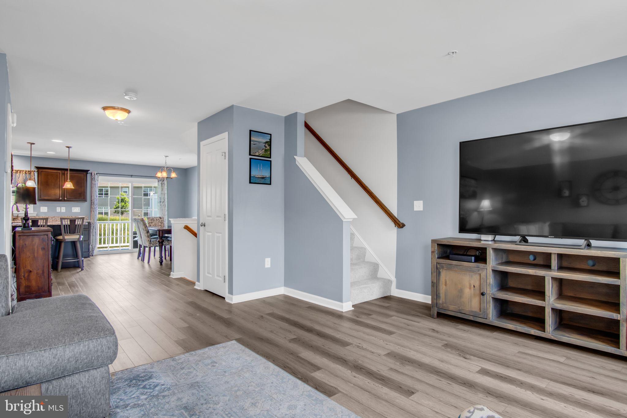 LAUREL RIDGE ESTATES - Residential