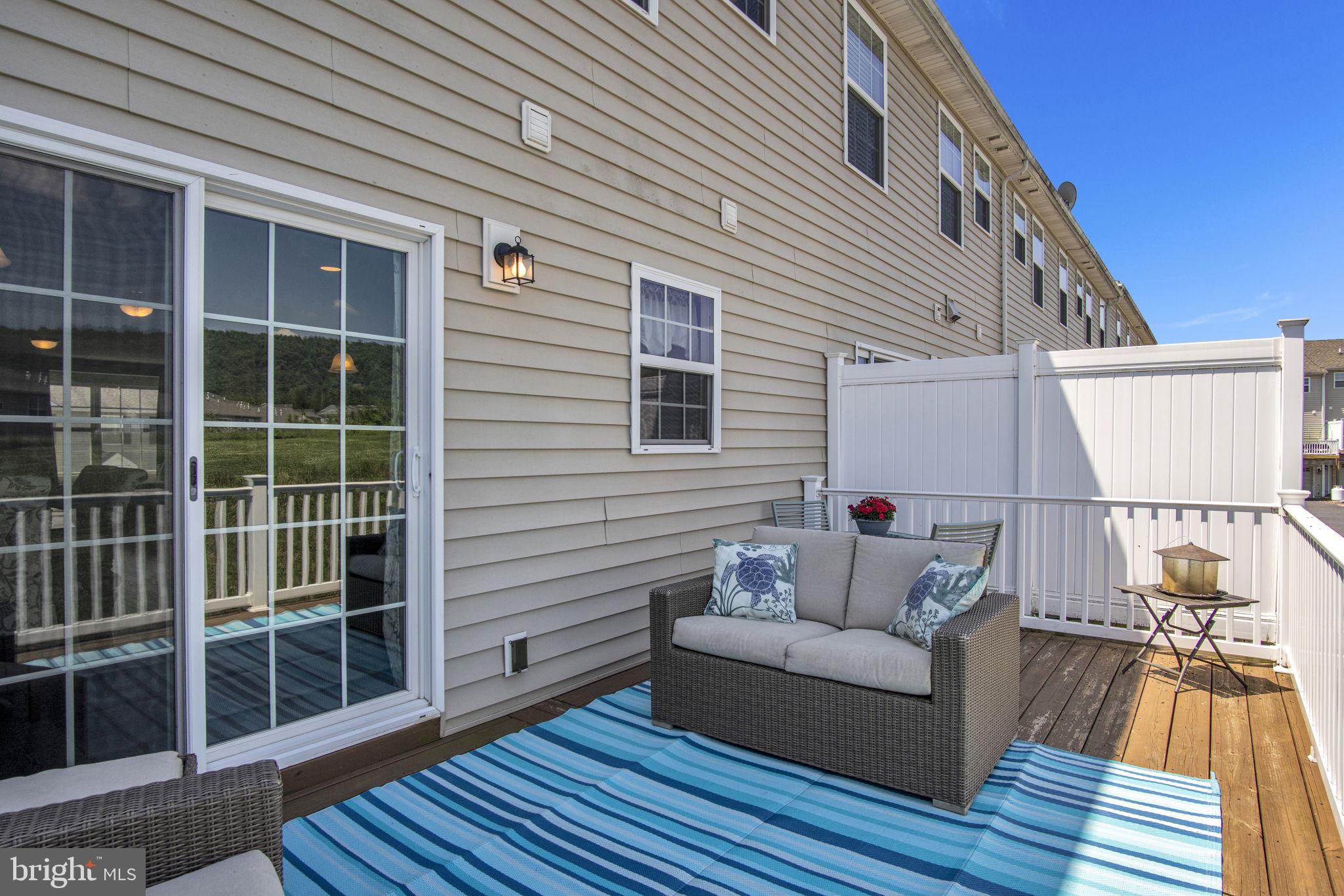 LAUREL RIDGE ESTATES - Residential