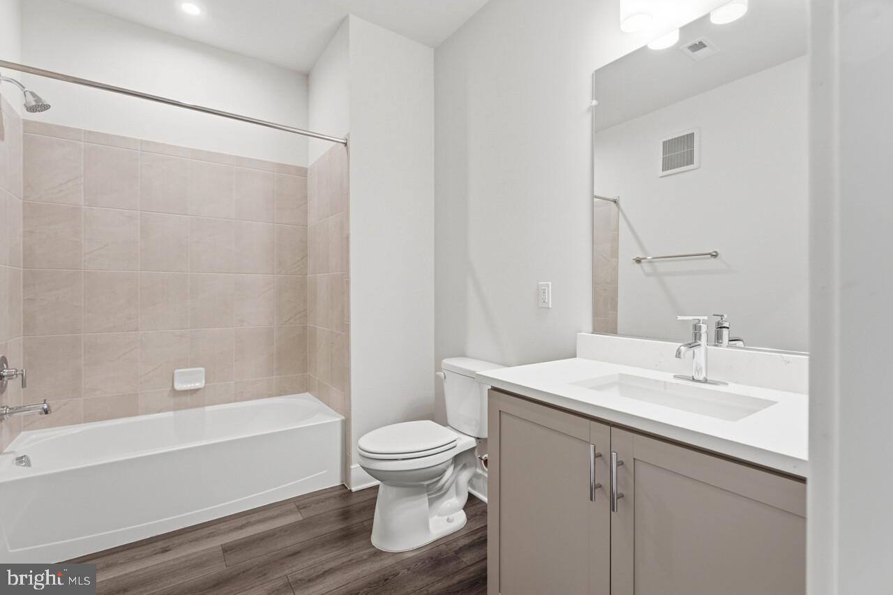 THE FLATS AT NATIONAL HARBOR - Residential